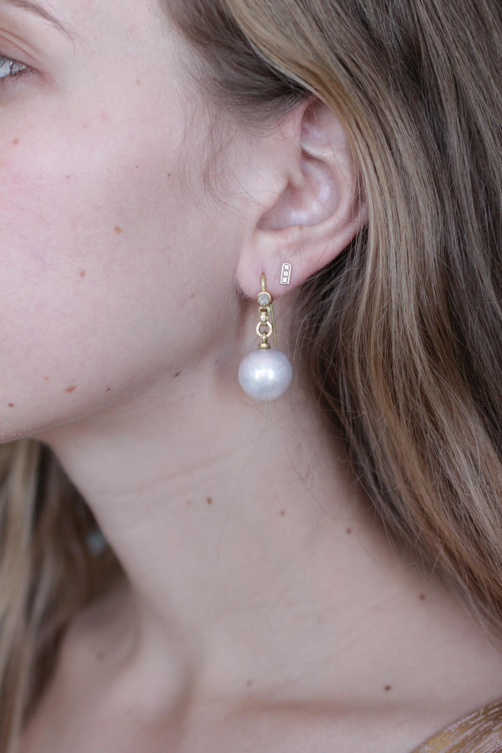 Cream South Sea Pearls Diamond 22-21K Gold Contemporary Drop Dangle Earrings For Sale 1