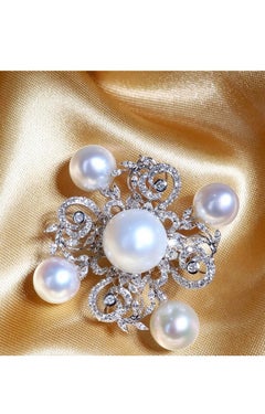 Broche/pendentif en or 14K avec perles des mers du Sud et diamants