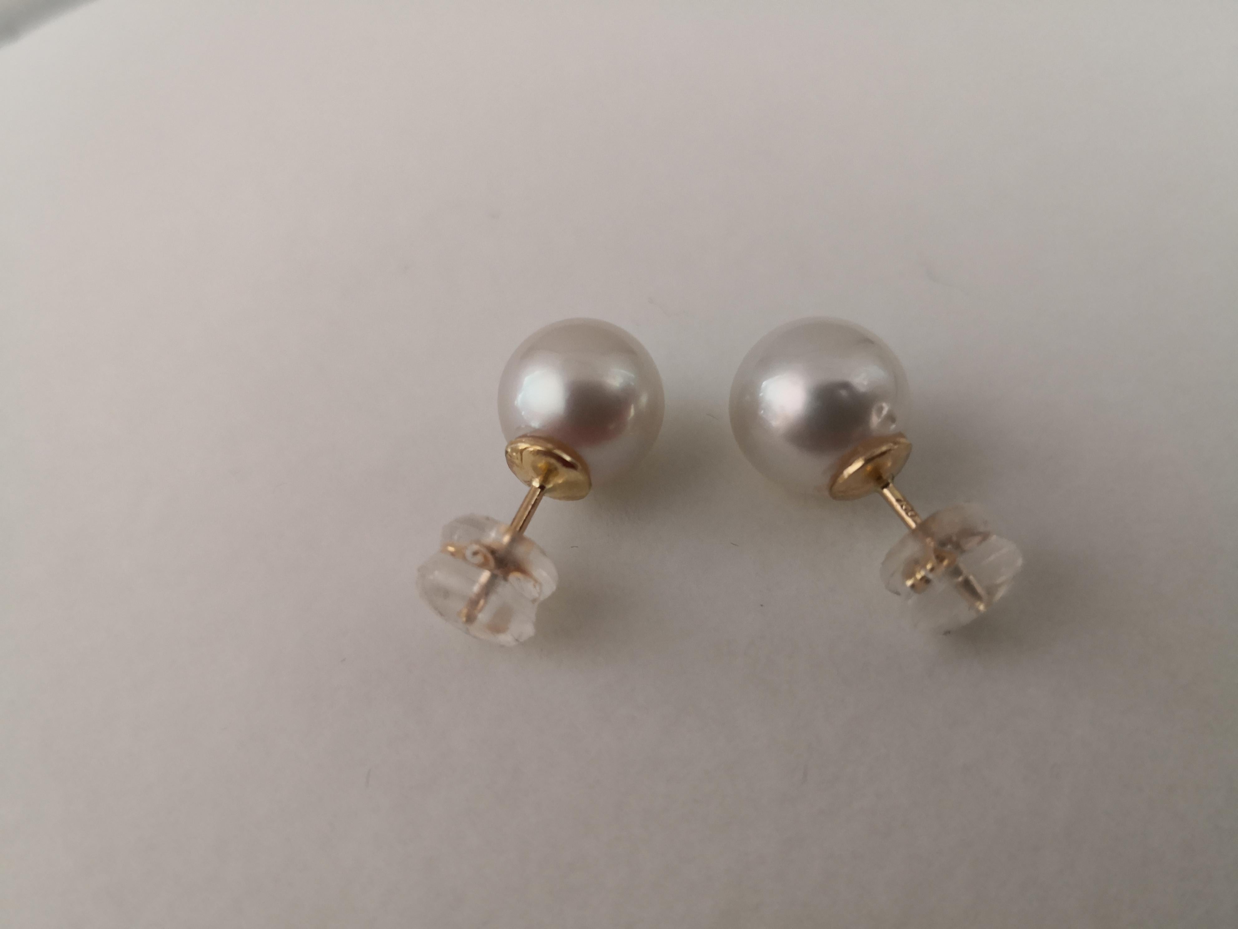 Women's South Sea Pearls Earrings, Natural Color and Orient, 18 Karat Gold For Sale