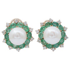 Boucles d'oreilles en or rose 14 carats, perles des mers du Sud, émeraudes, diamants