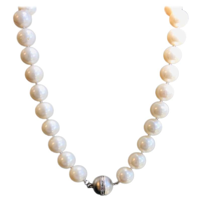 South Sea Pearls Natural 15" Gold and Diamond Circular Cluster Cocktail Necklace For Sale