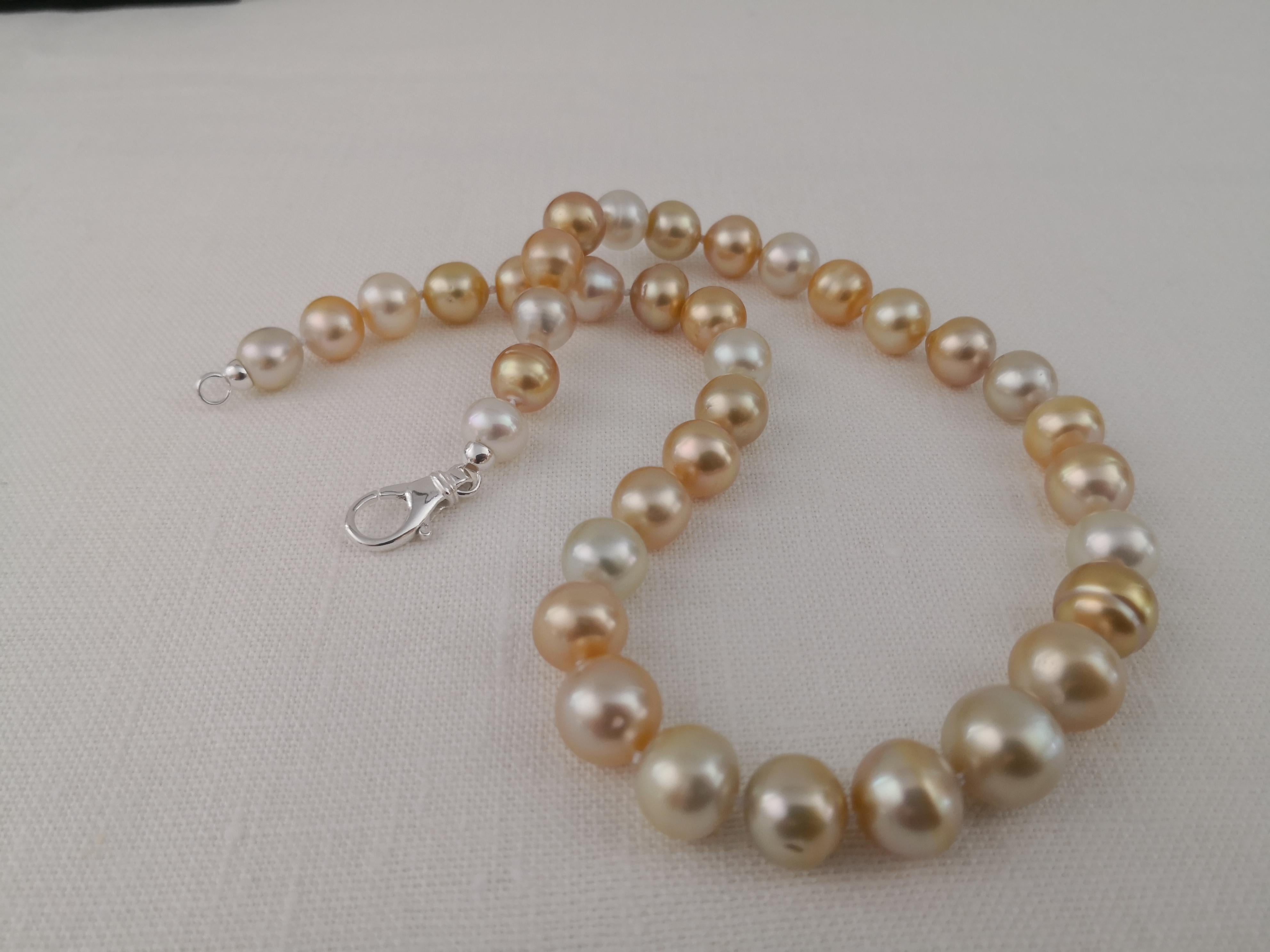 South Sea Pearls Natural Color, 18 Karat Gold For Sale 1