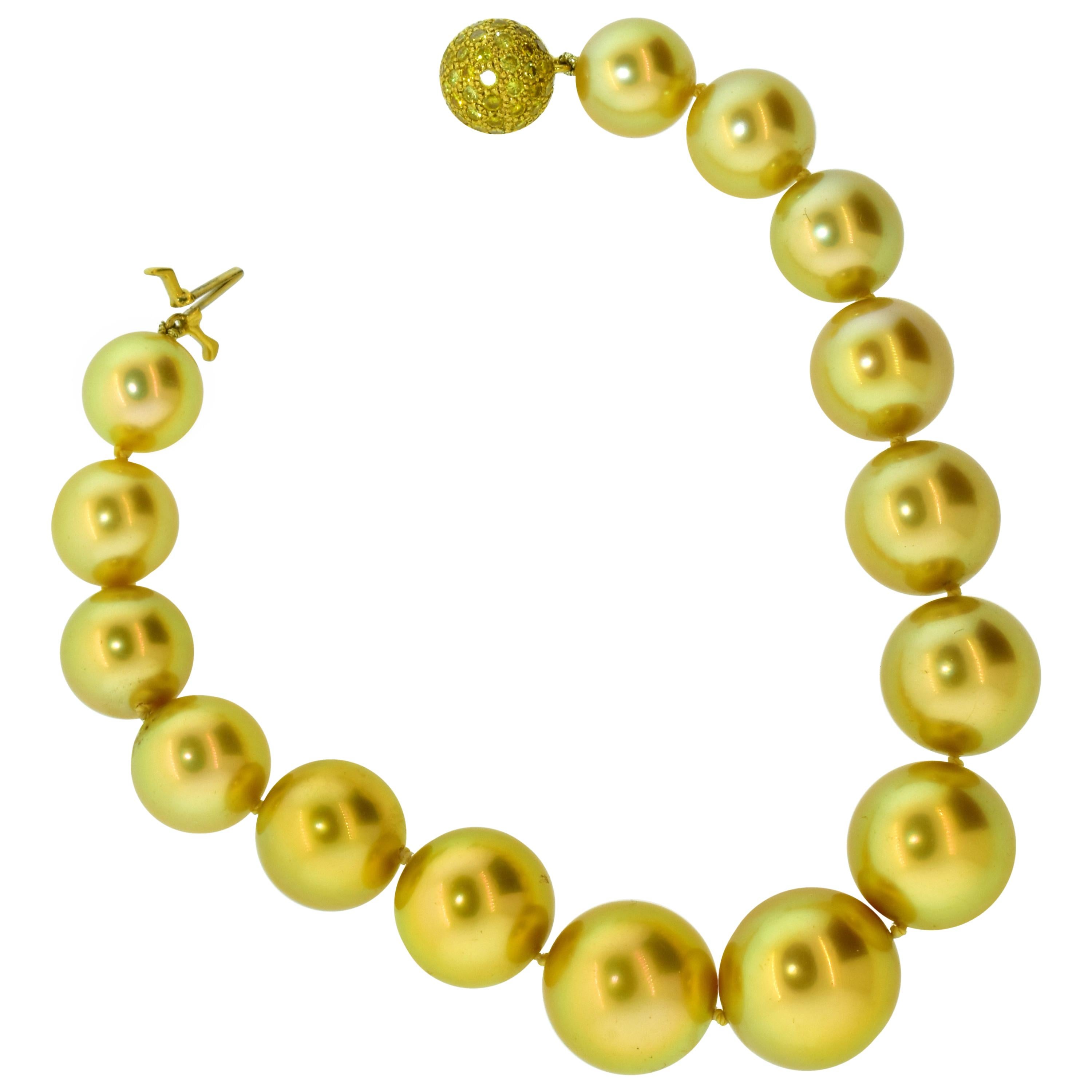 South Sea Pearls, Natural Fancy Intense Yellow Diamond Clasp, Pierre/Famile