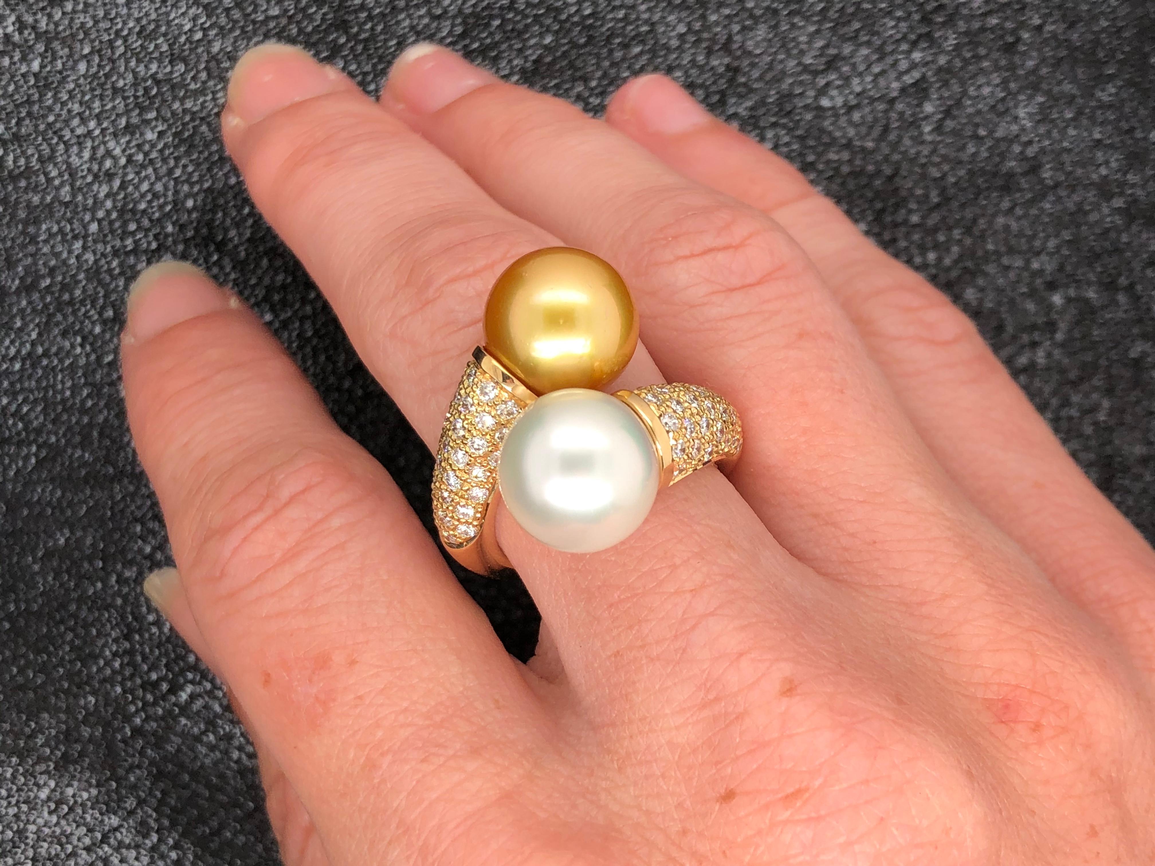 South Sea Pearls with White Diamonds on Gold 18 Carat Ring 4