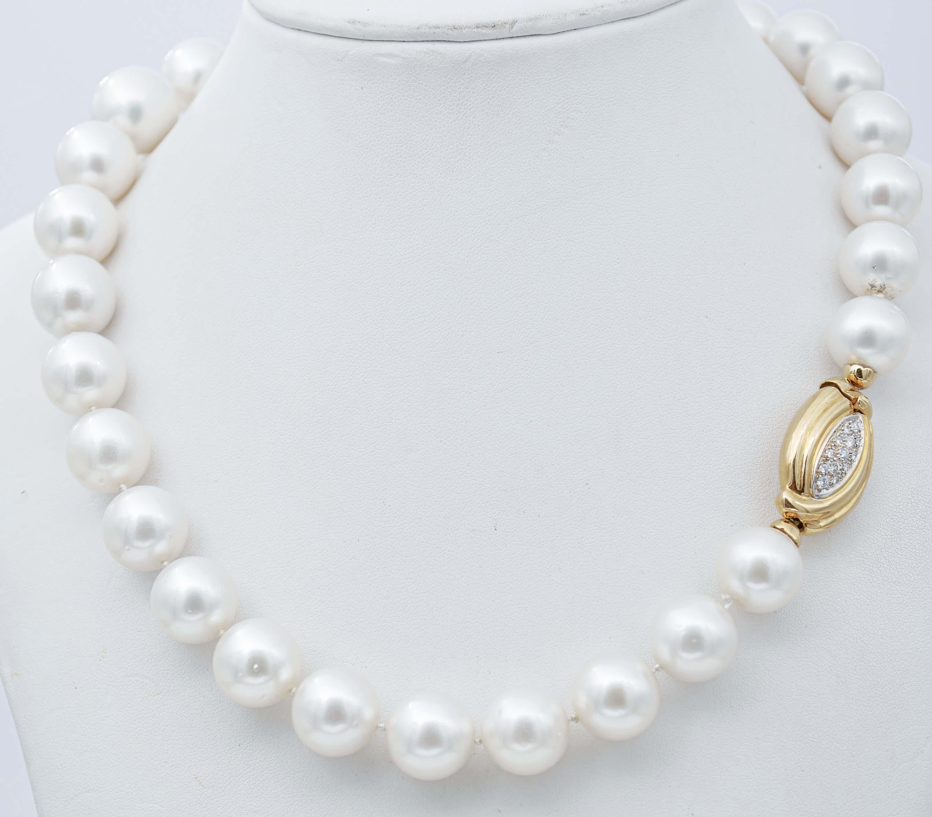 Retro South-Sea Pearls, Diamonds, 18 Karat Yellow Gold Beaded Necklace For Sale