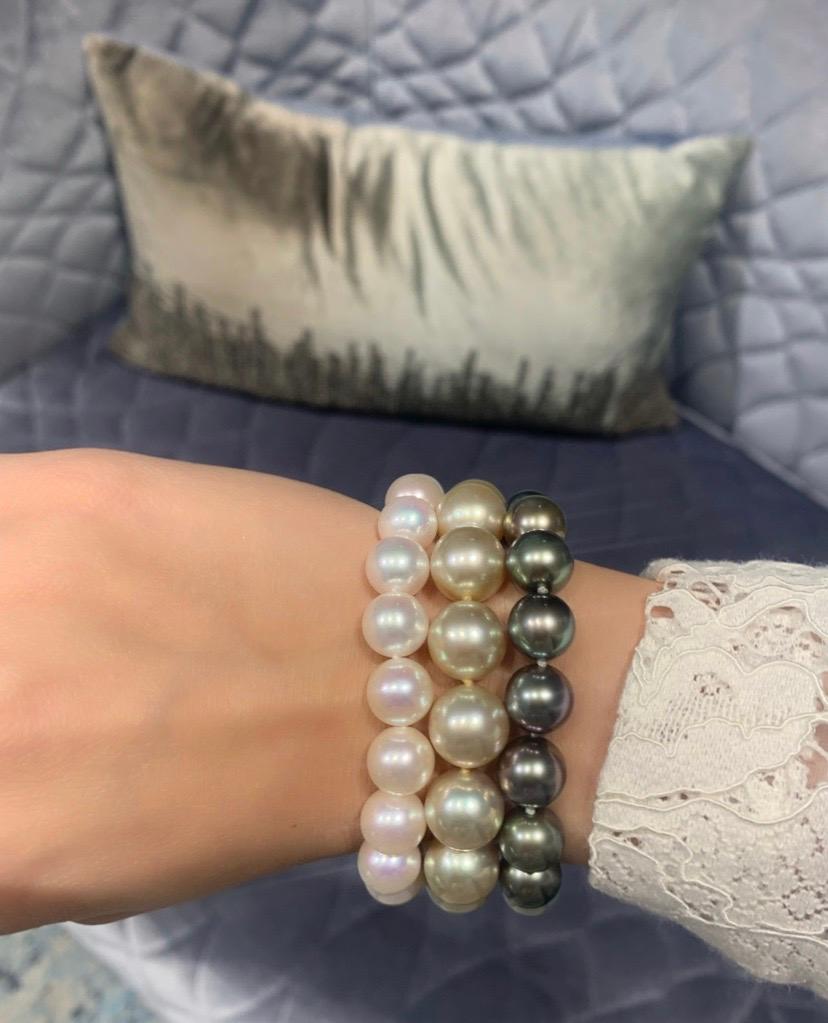 Contemporary South Sea Tahitian Multicolored Pearl Bracelet with 18K White Gold Clasp