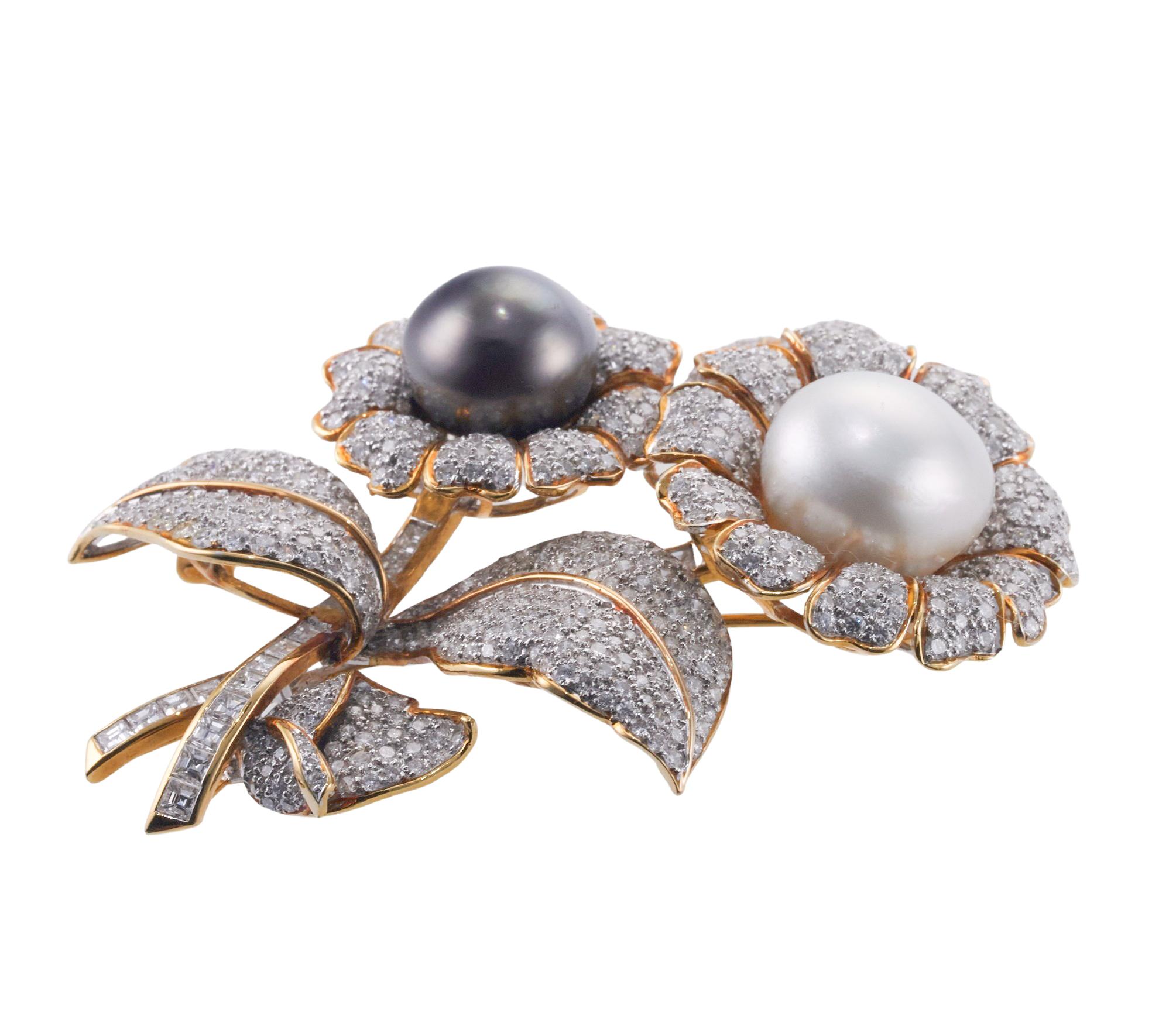 Round Cut South Sea Tahitian Pearl Diamond Gold Sunflower Large Brooch  For Sale