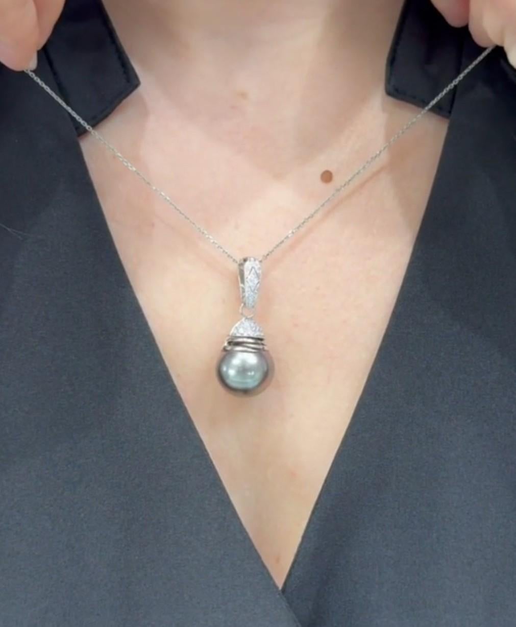 Collana con ciondolo con perle di Tahiti dei mari del Sud in oro bianco 18 carati In condizioni Nuovo in vendita a Old Tappan, NJ