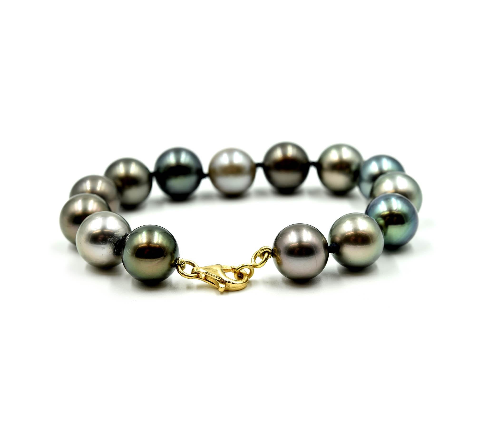 South Sea Tahitian Pearl Knotted Bracelet with 14 Karat Yellow Gold Clasp In Excellent Condition In Scottsdale, AZ