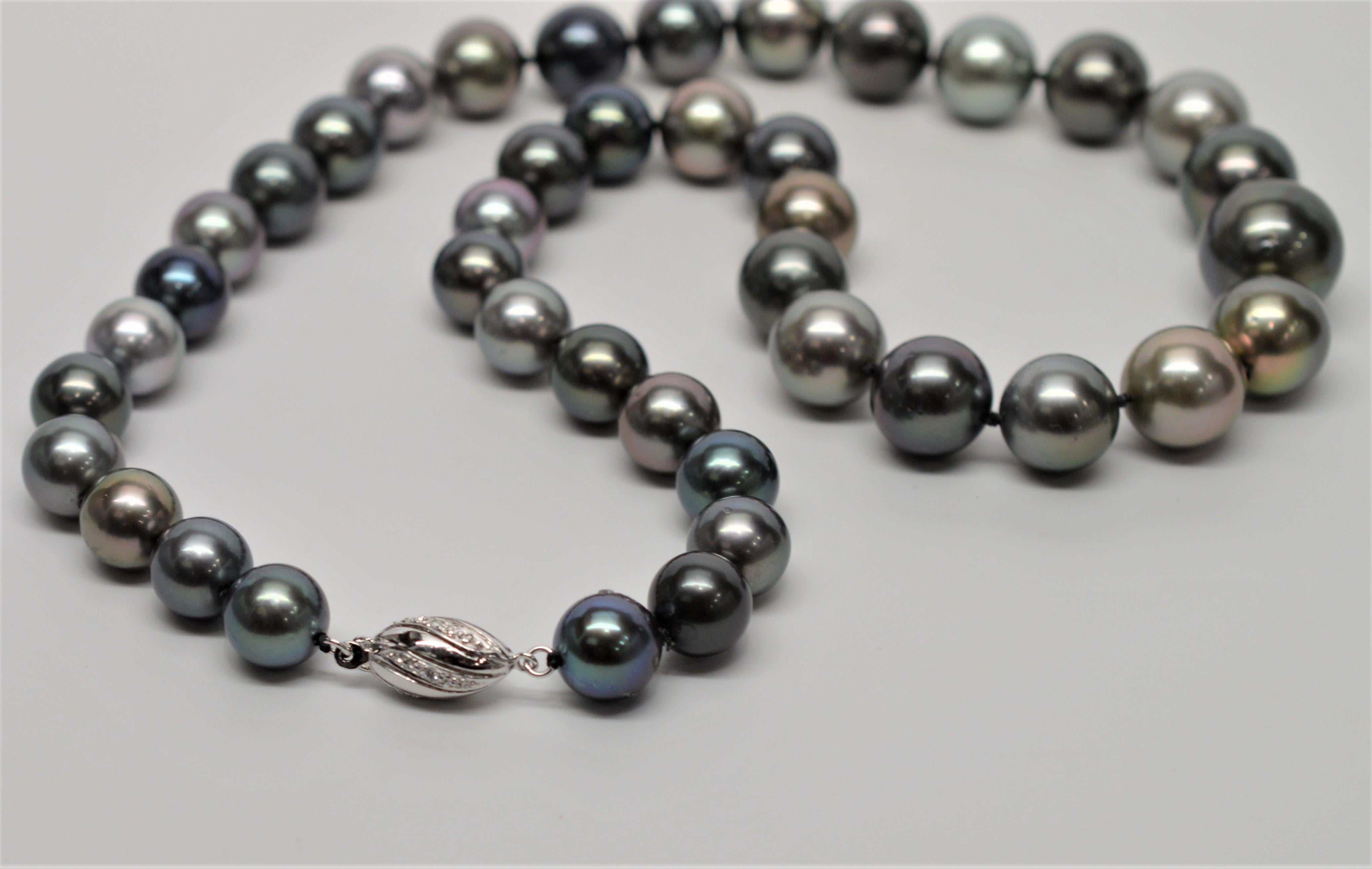 South Sea Tahitian Pearl Necklace with 14 Karat White Gold Clasp For Sale 2