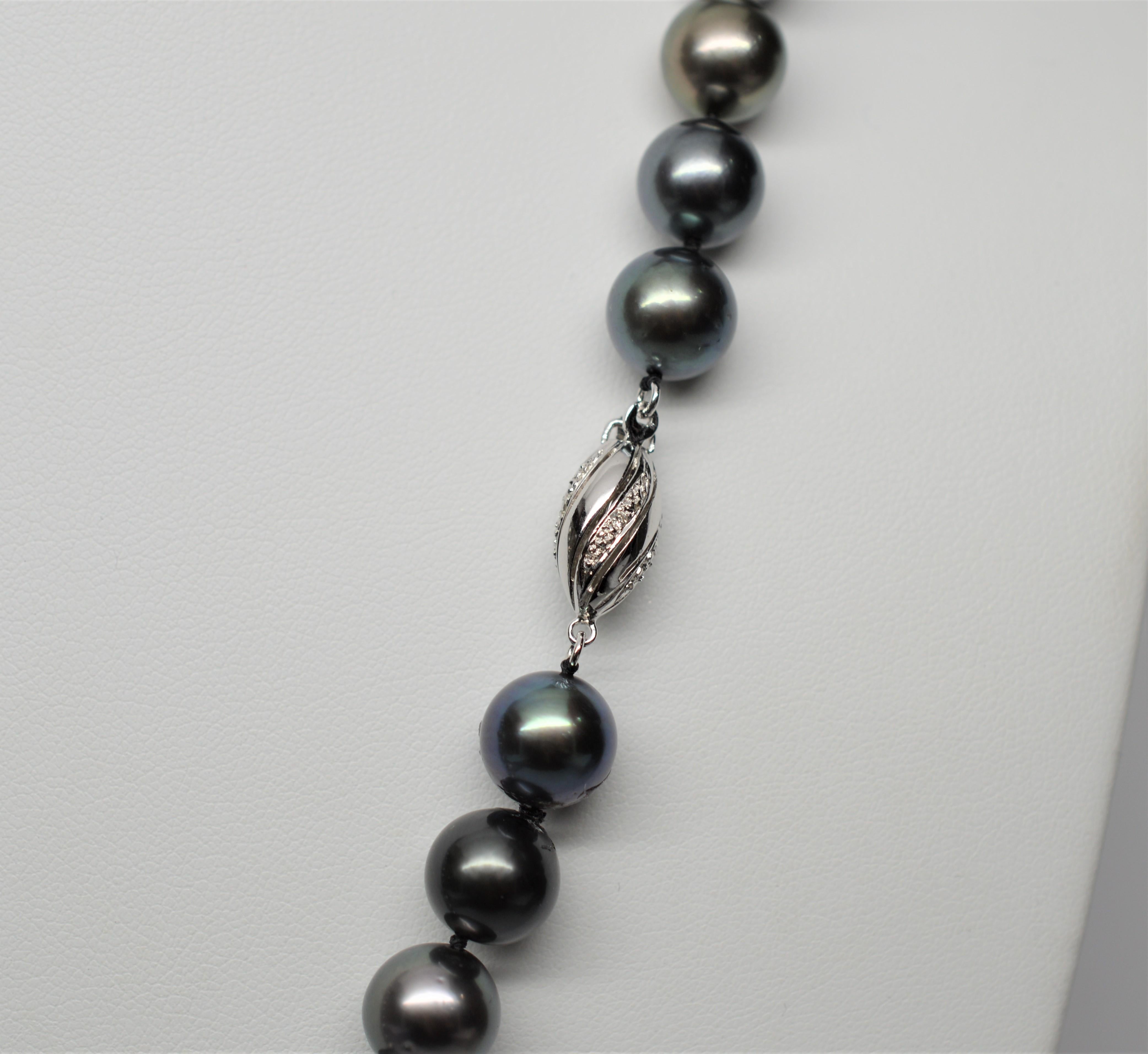 South Sea Tahitian Pearl Necklace with 14 Karat White Gold Clasp For Sale 4