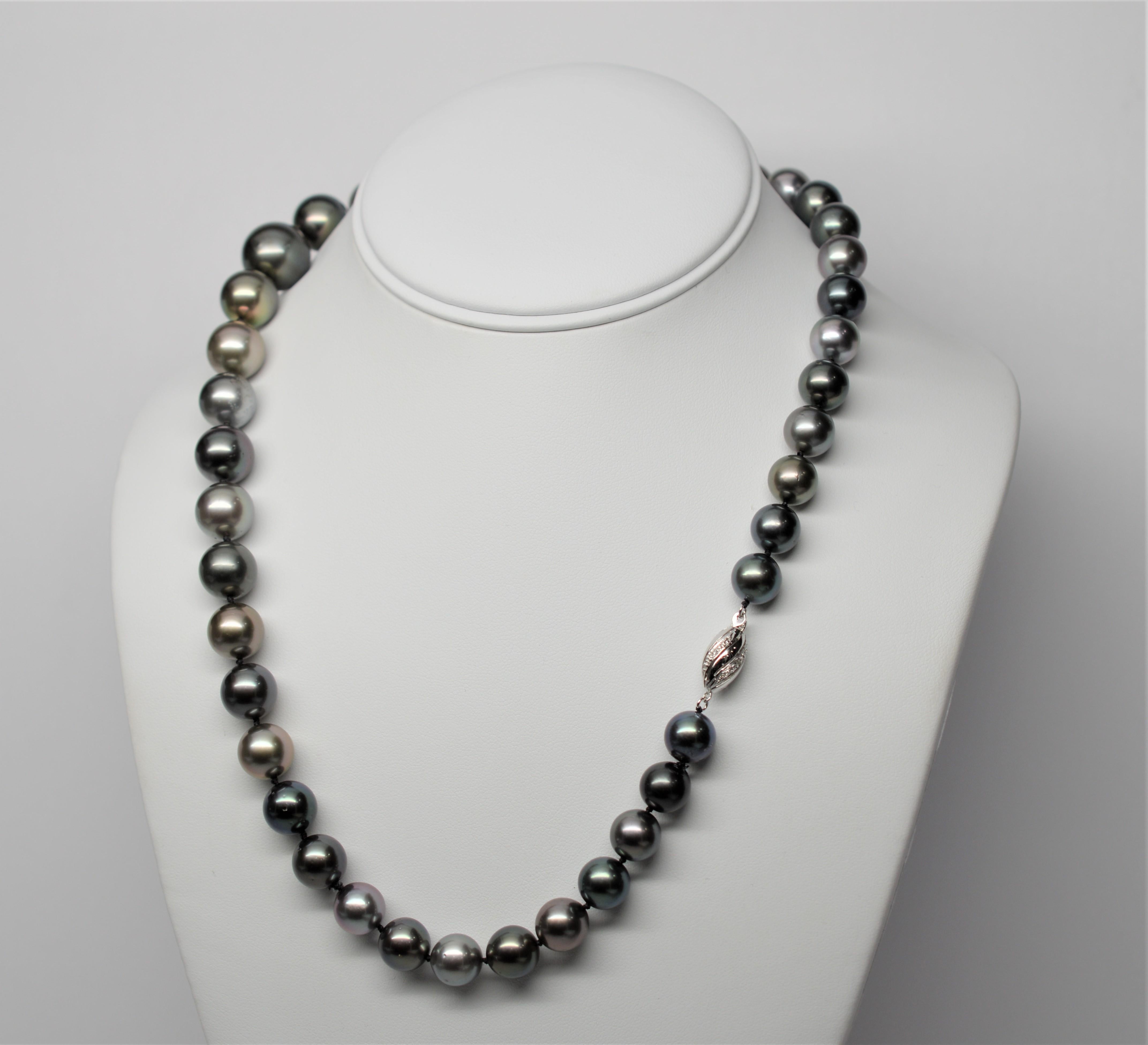 South Sea Tahitian Pearl Necklace with 14 Karat White Gold Clasp For Sale 5