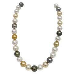 Südsee-Perlenkette in Weiß, Gold und Tahiti-Weiß mit runden/ nagelförmigen Perlen