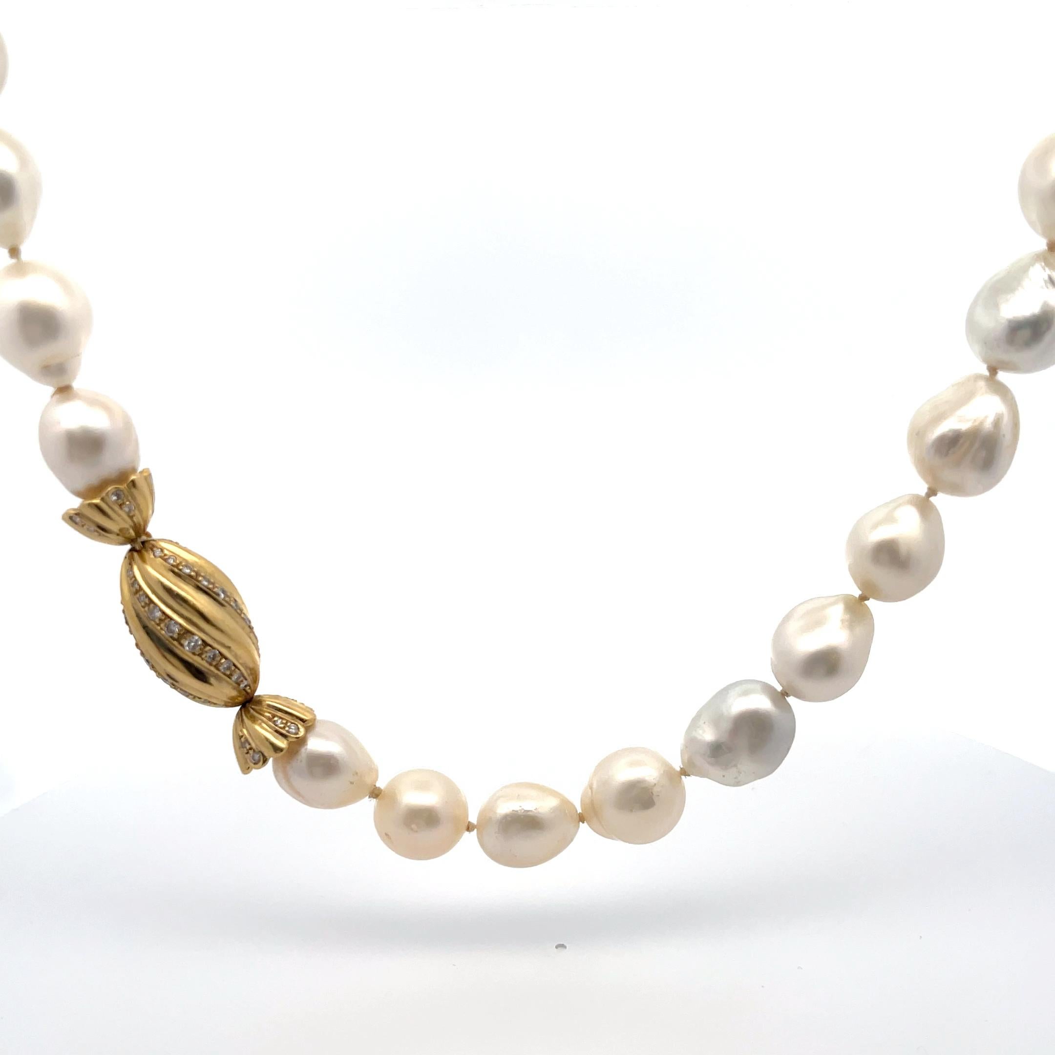 Mixed Cut South Sea White Baroque Pearl Necklace 18K Yellow Gold Diamond Clasp For Sale