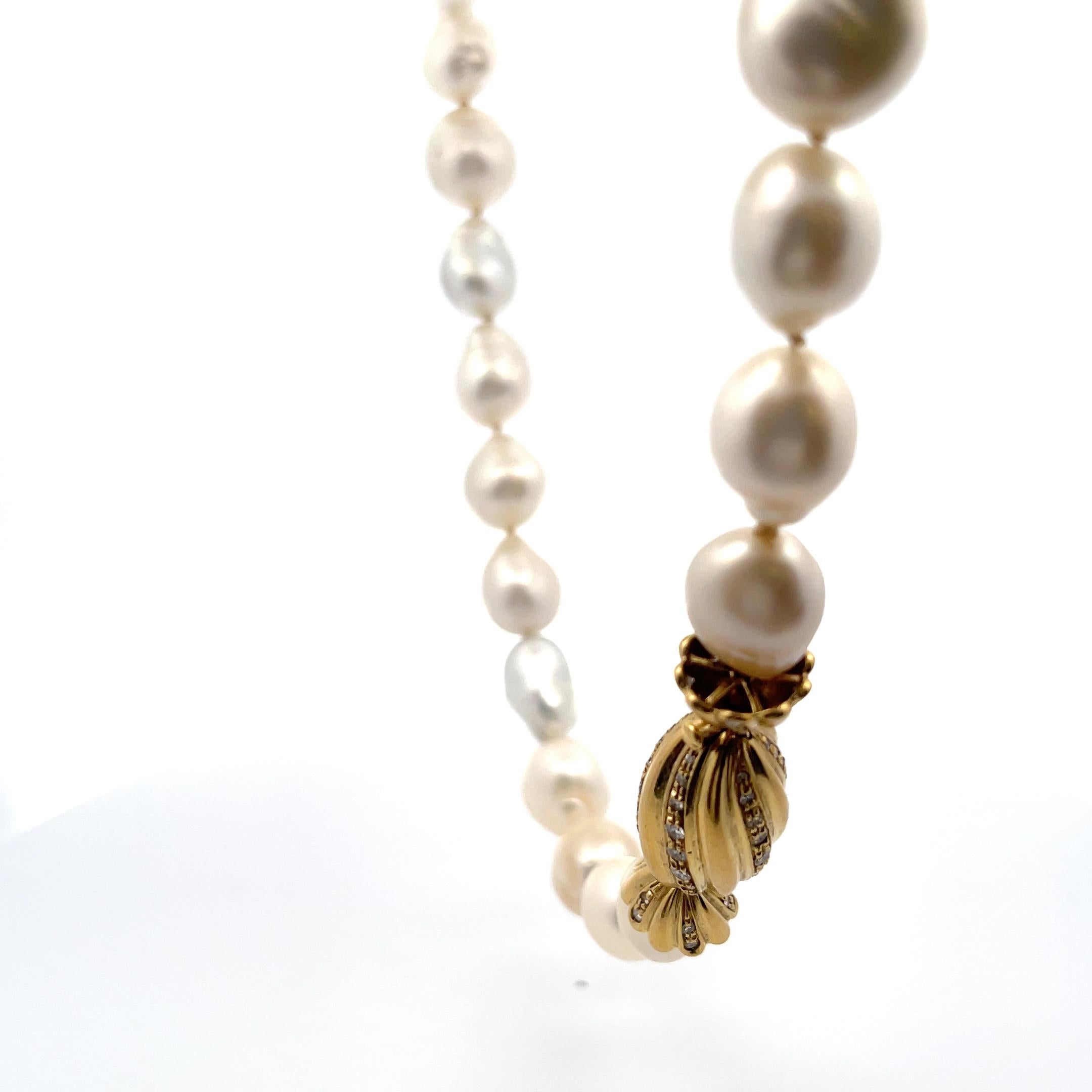 Women's South Sea White Baroque Pearl Necklace 18K Yellow Gold Diamond Clasp For Sale