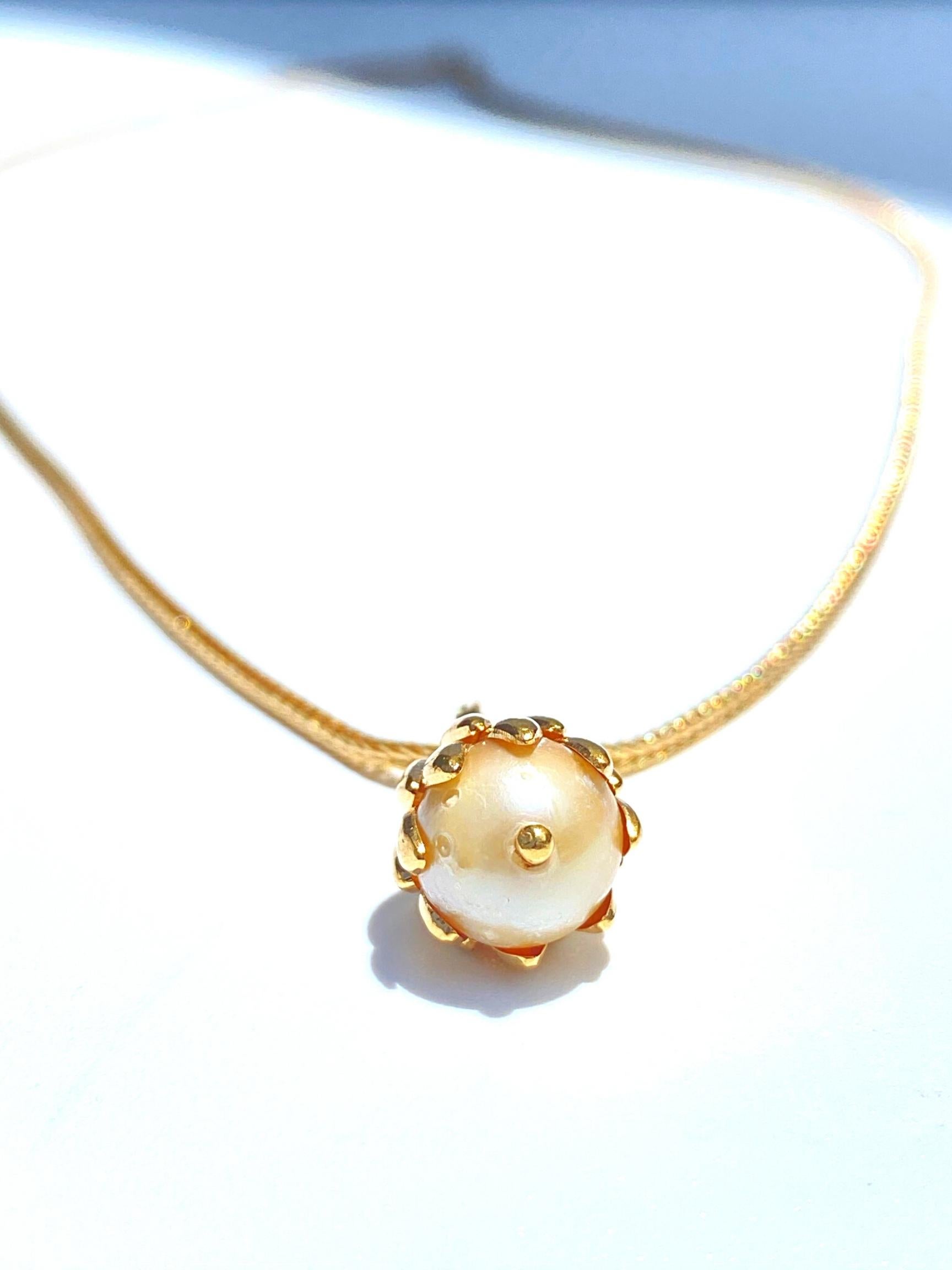 Women's or Men's South Sea White Pearl and 18K Yellow Gold 