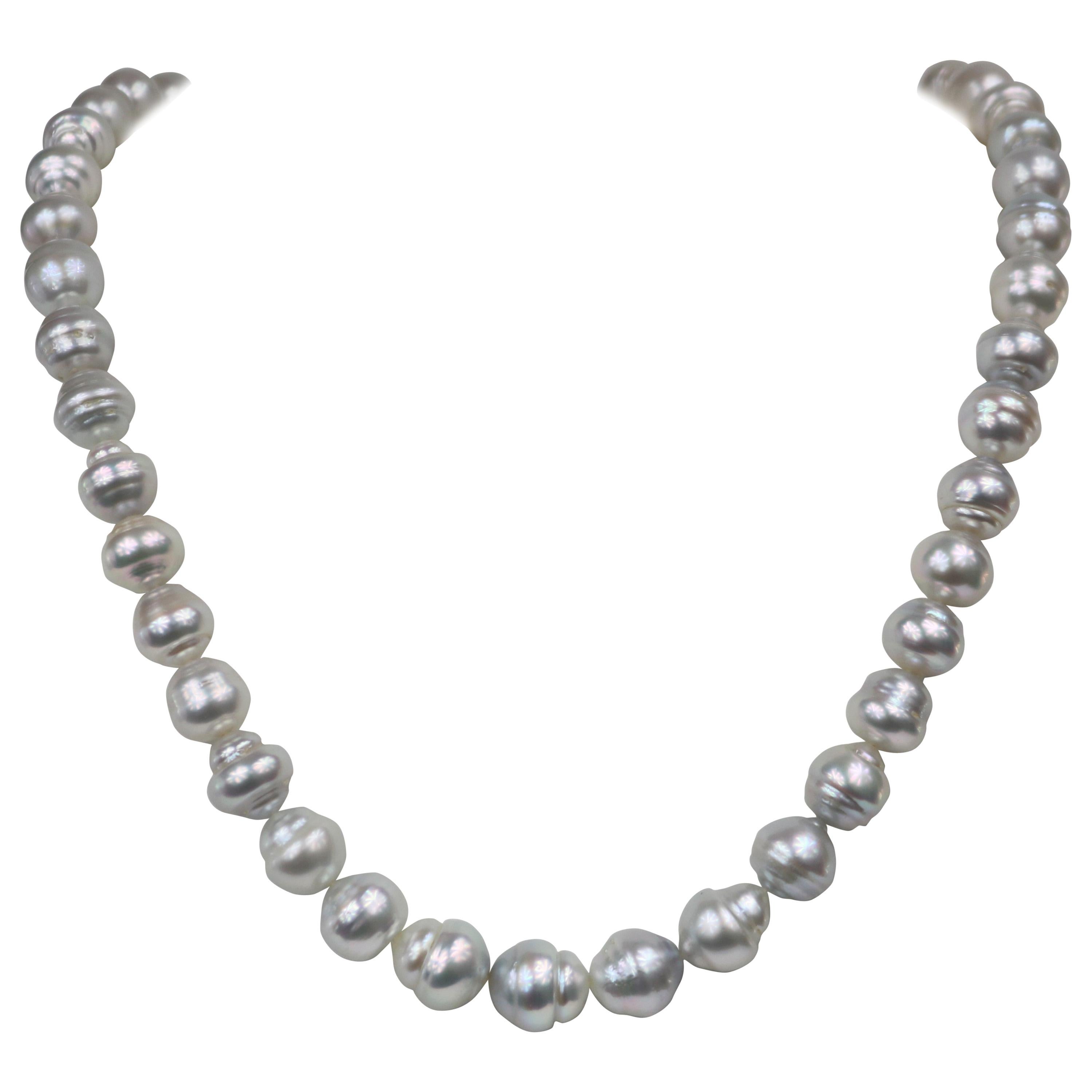 South Sea White-Silver Circle Baroque Necklace with Gold Clasp For Sale