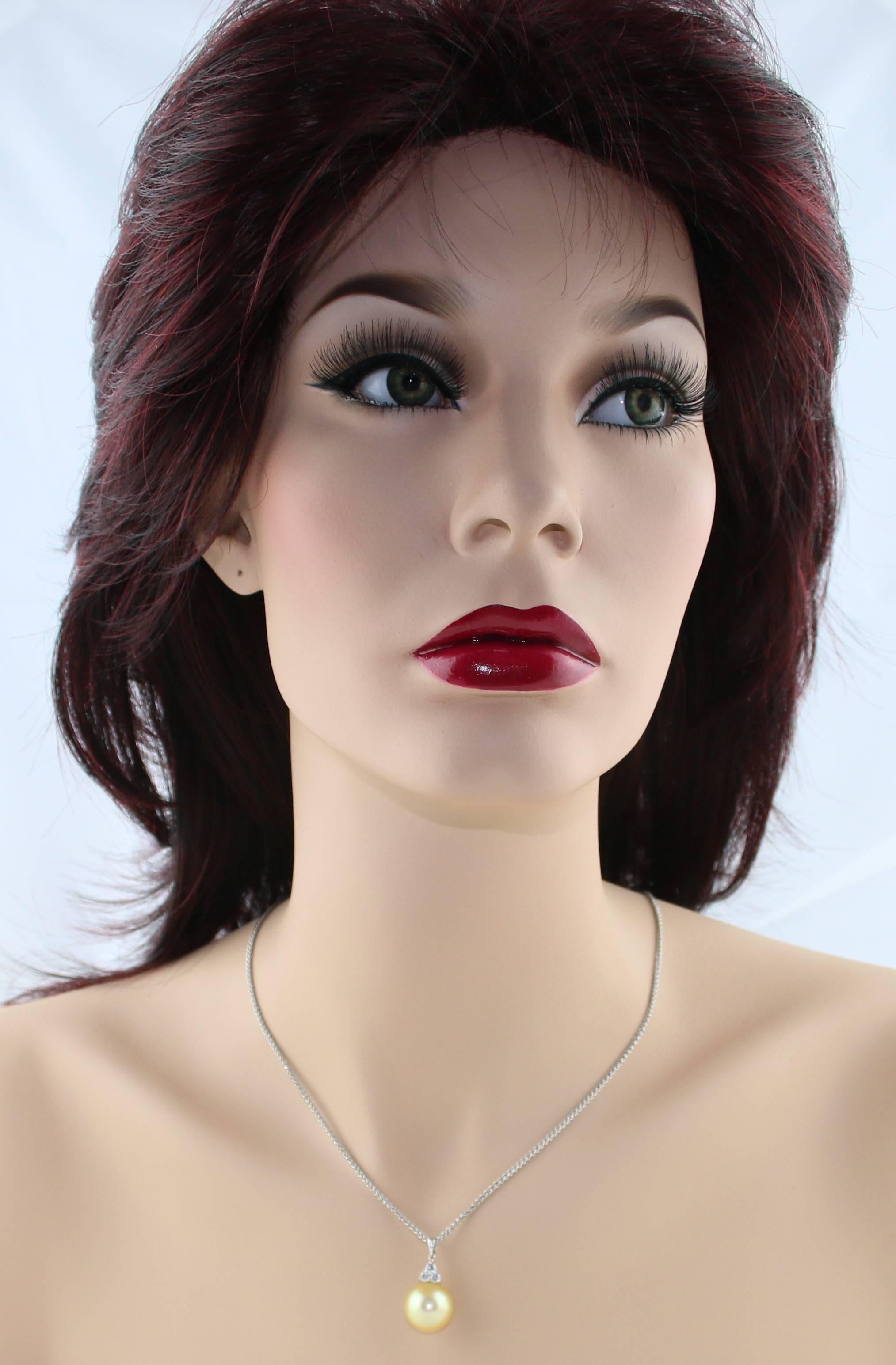 Contemporary South Sea Yellow Gold Pearl and 0.33 Carat Diamond Gold Pendant Chain Necklace For Sale