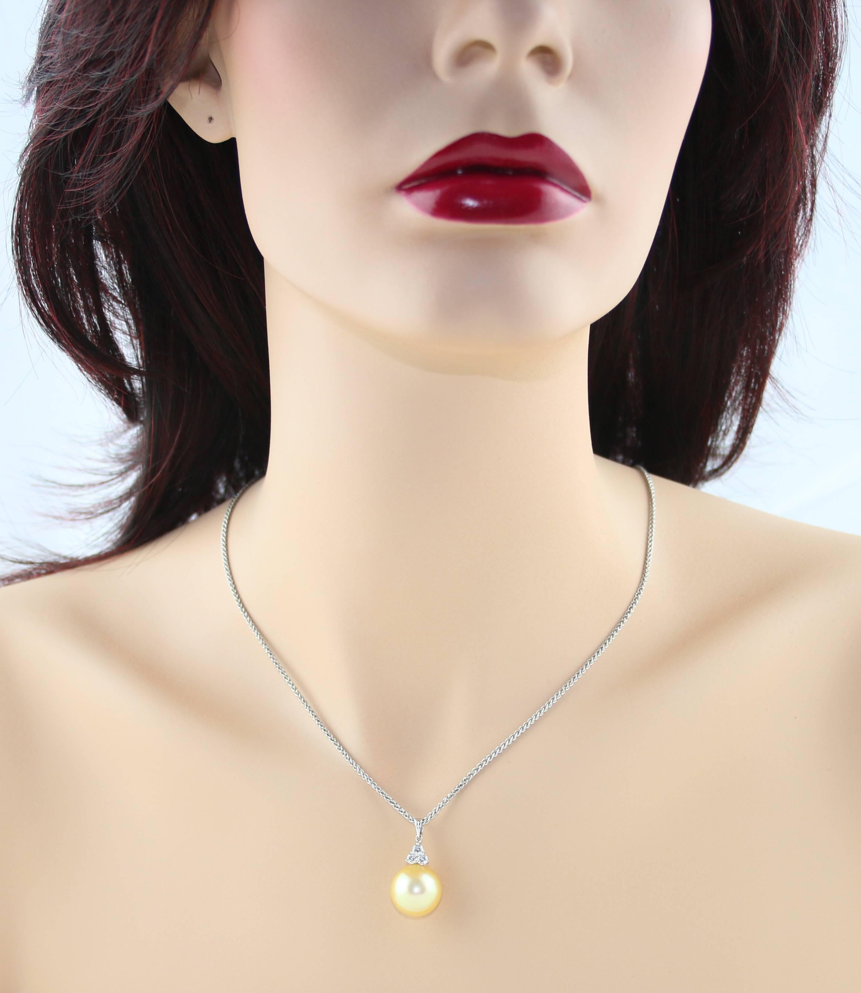 Round Cut South Sea Yellow Gold Pearl and 0.33 Carat Diamond Gold Pendant Chain Necklace For Sale