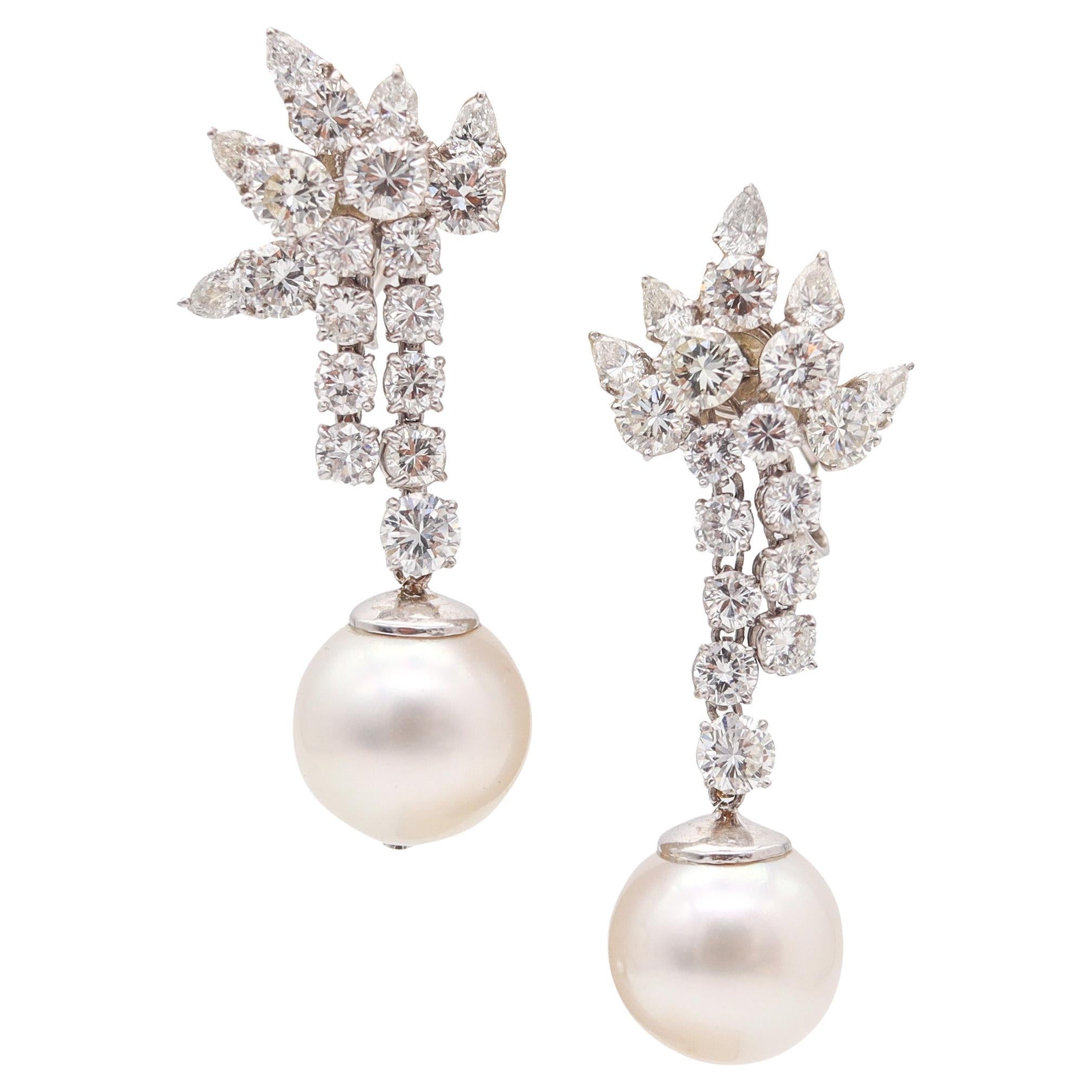 Boucles d'oreilles pendantes SOUTH-SEAS PEARLS platine avec diamants VS 13,60 carats