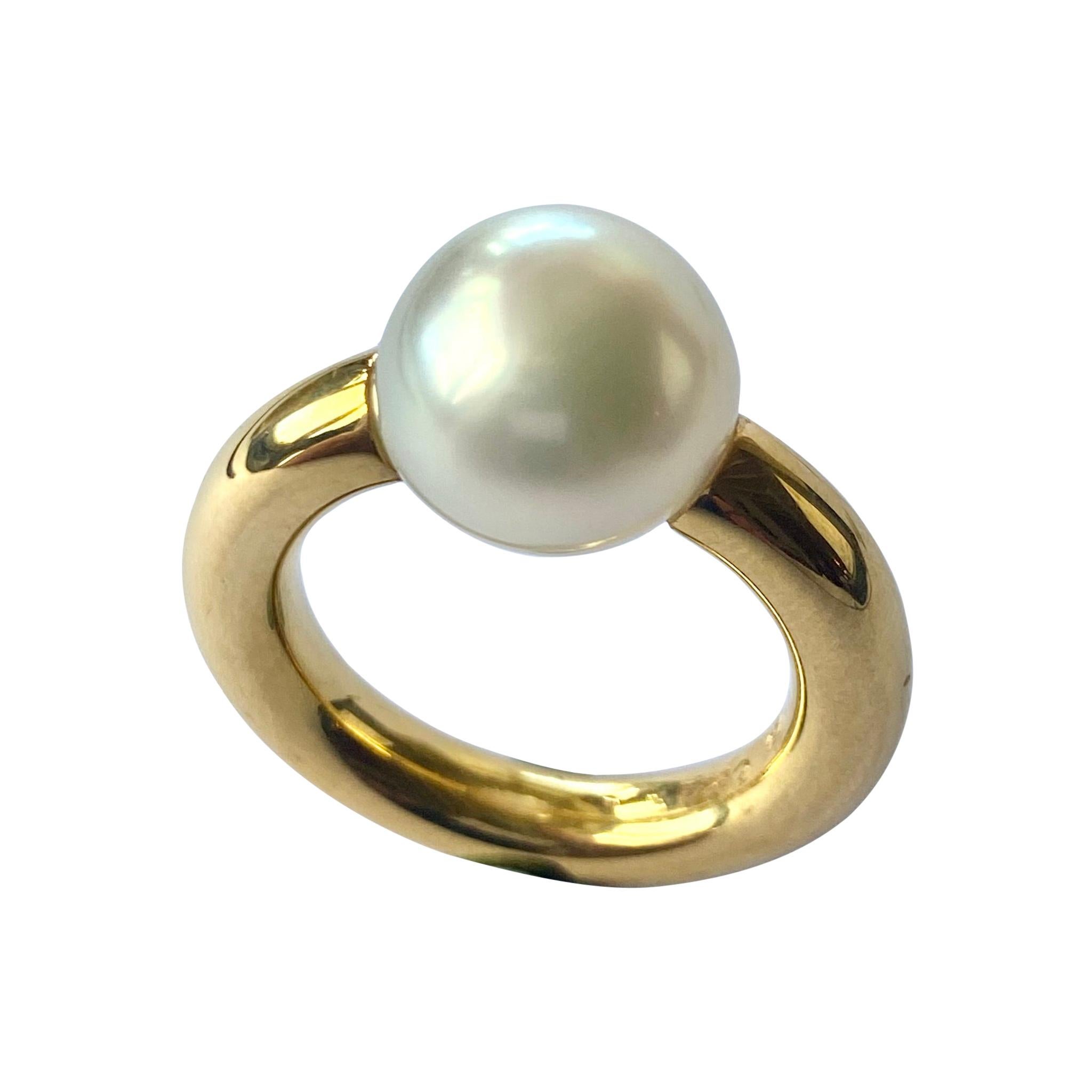 South See Pearl in a 18K, Yellow Gold Ring Signed Schoeffel Germany