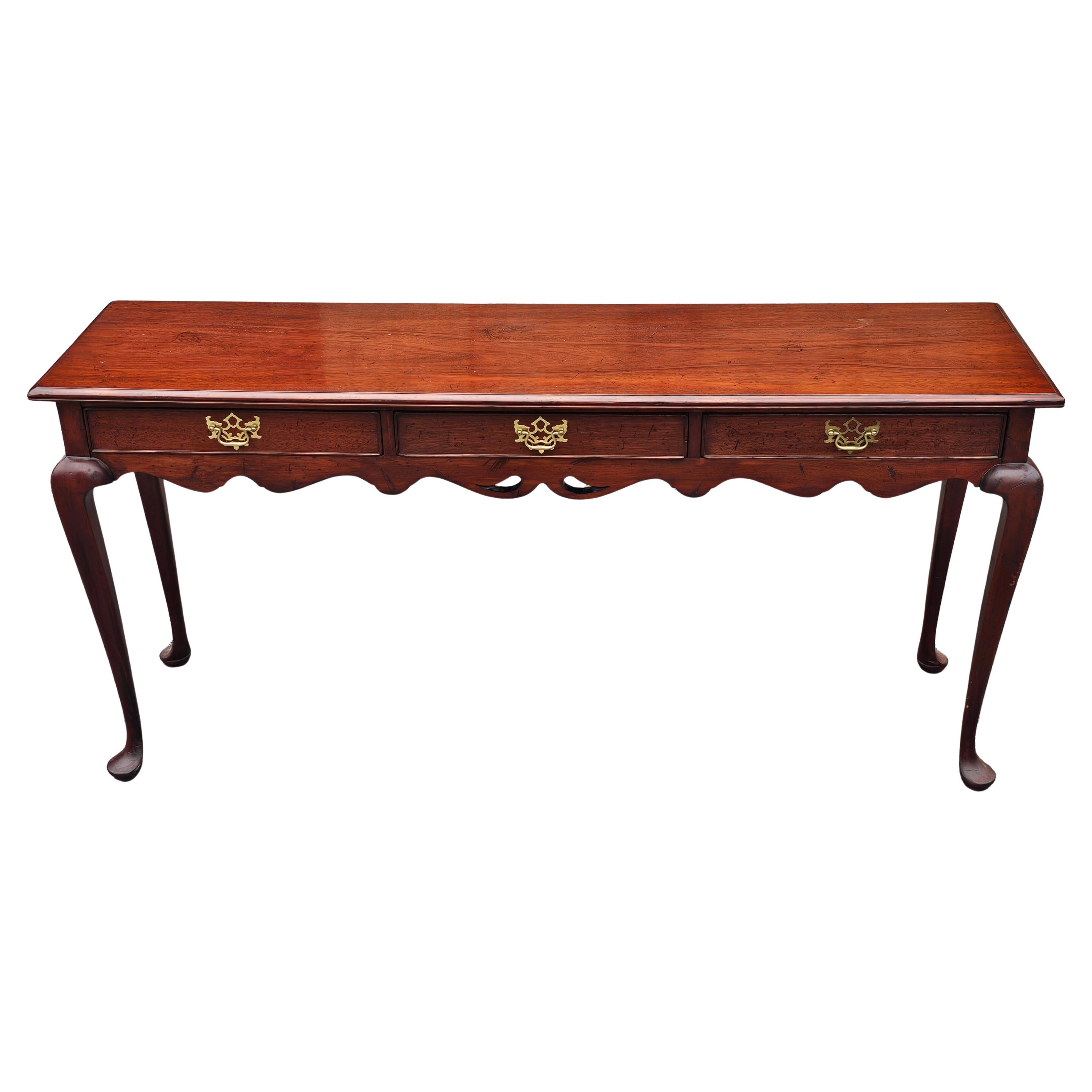 Southampton Furniture Queen Anne Style Mahogany Sofa Table / Hall Table