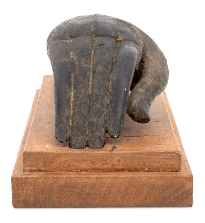 Asiatique Sculpture de Bouddha en bronze d'Asie du Sud-Est en vente