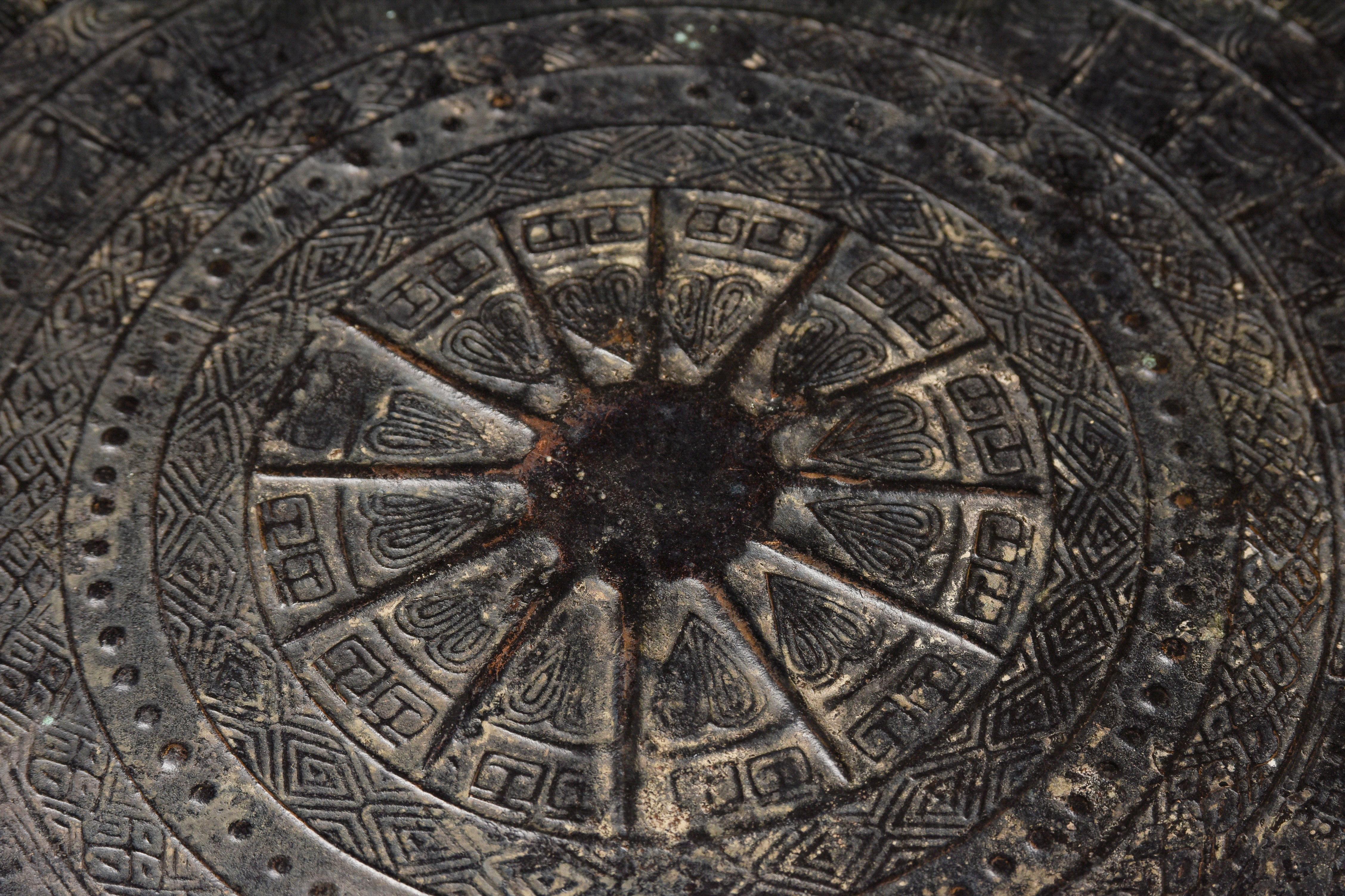 Tambor de bronce del sudeste asiático del siglo XV o anterior. 10208 Hecho a mano en venta