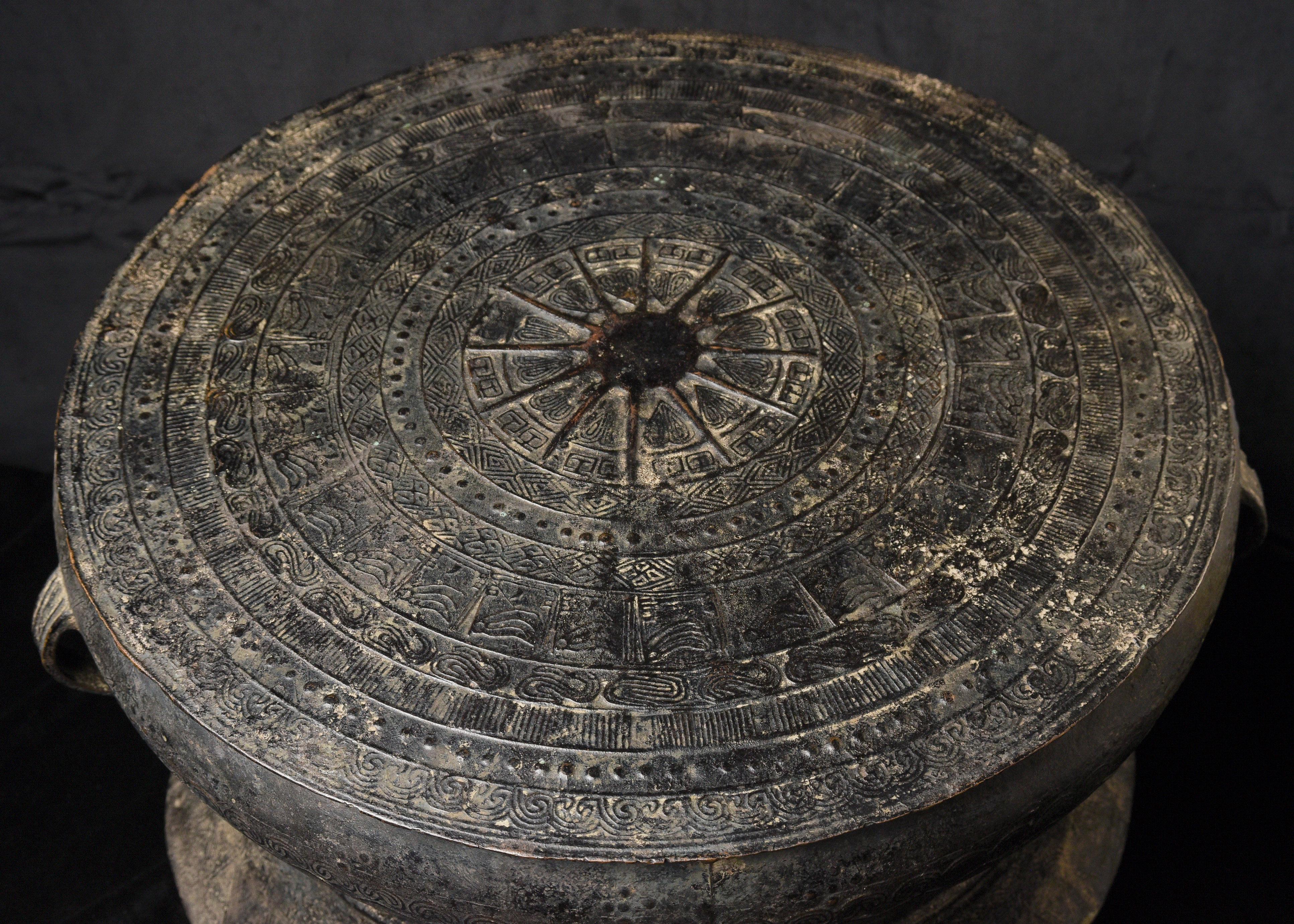 Tambor de bronce del sudeste asiático del siglo XV o anterior. 10208 en Bueno estado para la venta en Ukiah, CA