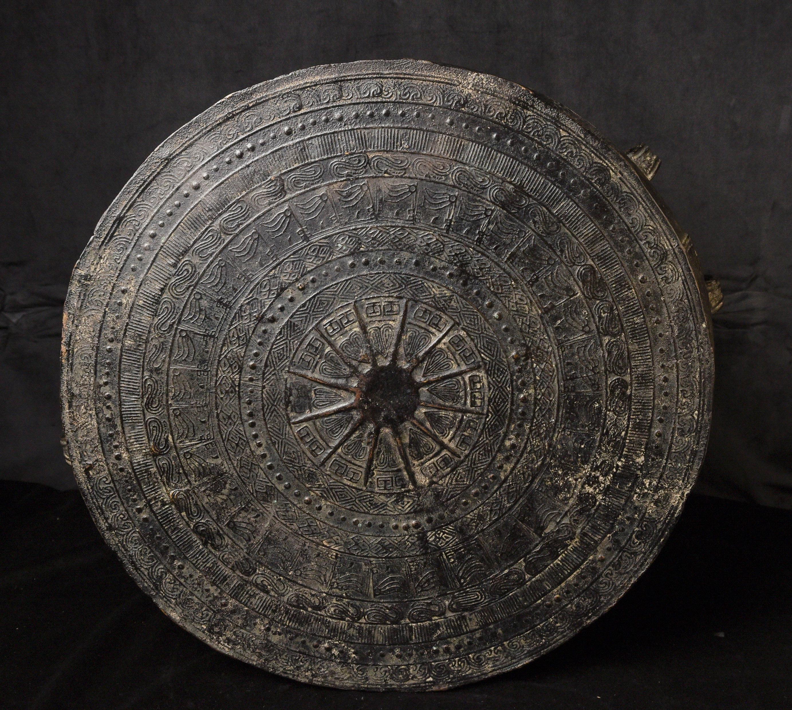 Tambor de bronce del sudeste asiático del siglo XV o anterior. 10208 Bronce en venta