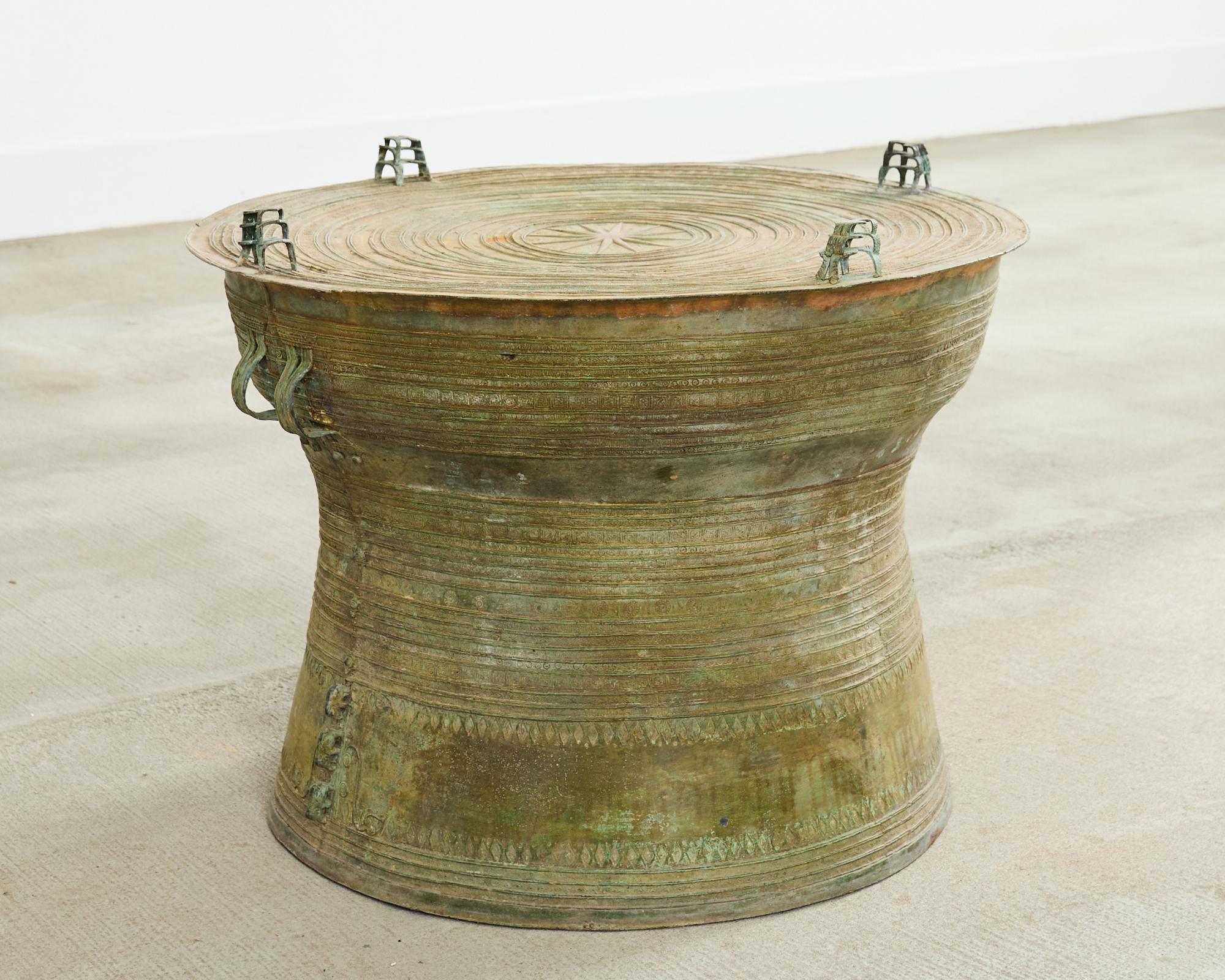 Table à tambour de pluie Asie du Sud-Est asiatique en bronze vert-de-gris en vente 4