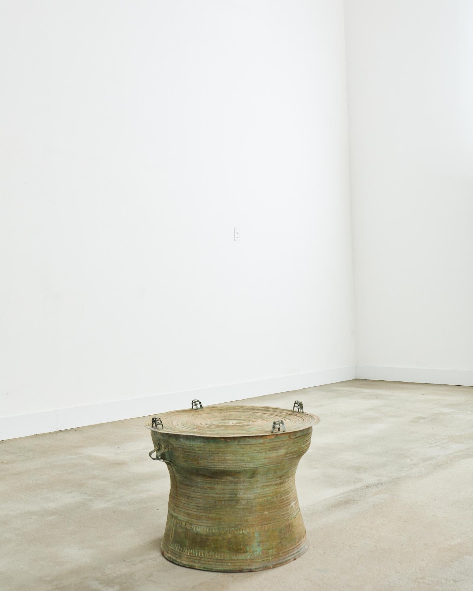 Table à tambour de pluie Asie du Sud-Est asiatique en bronze vert-de-gris en vente 10