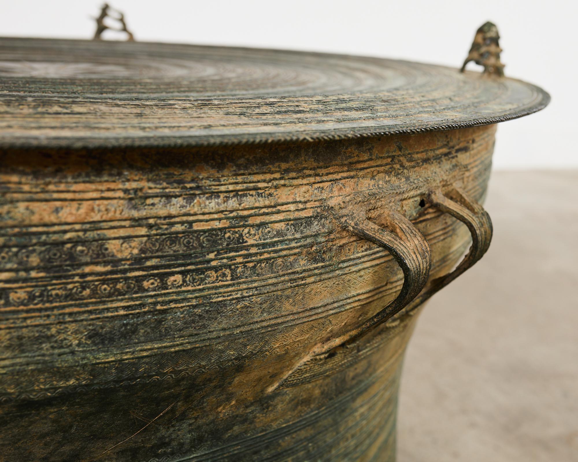 Table à tambour de pluie ou à boissons en bronze d'Asie du Sud-Est en vente 2