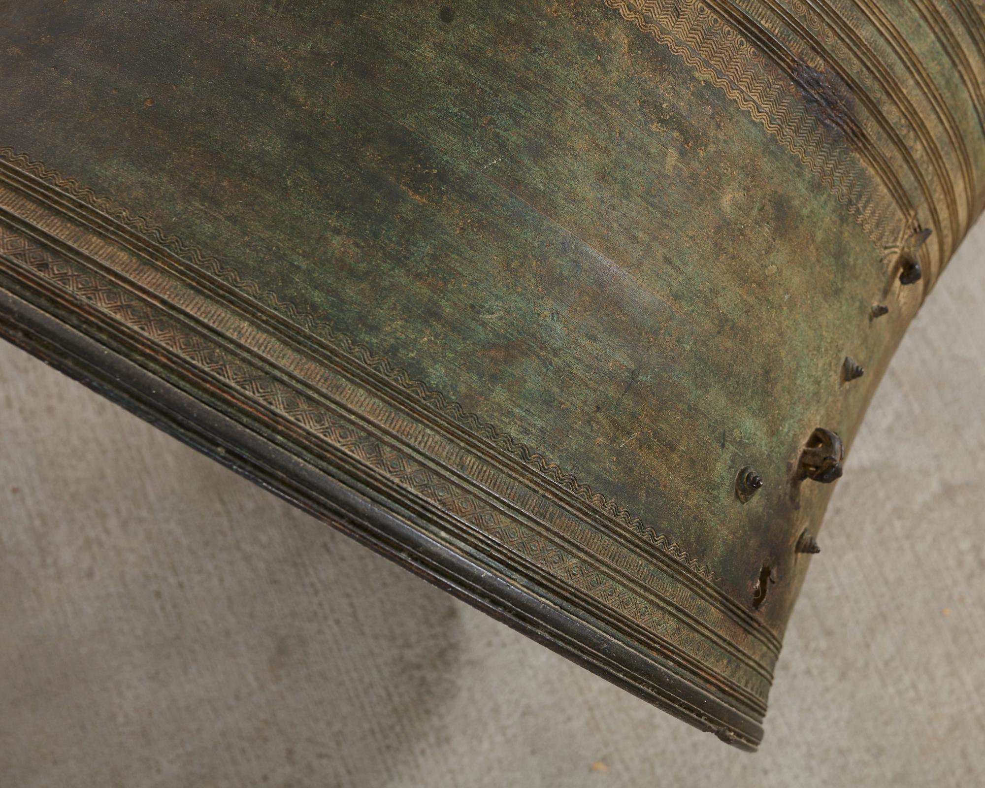 Table à tambour de pluie ou à boissons en bronze d'Asie du Sud-Est en vente 9