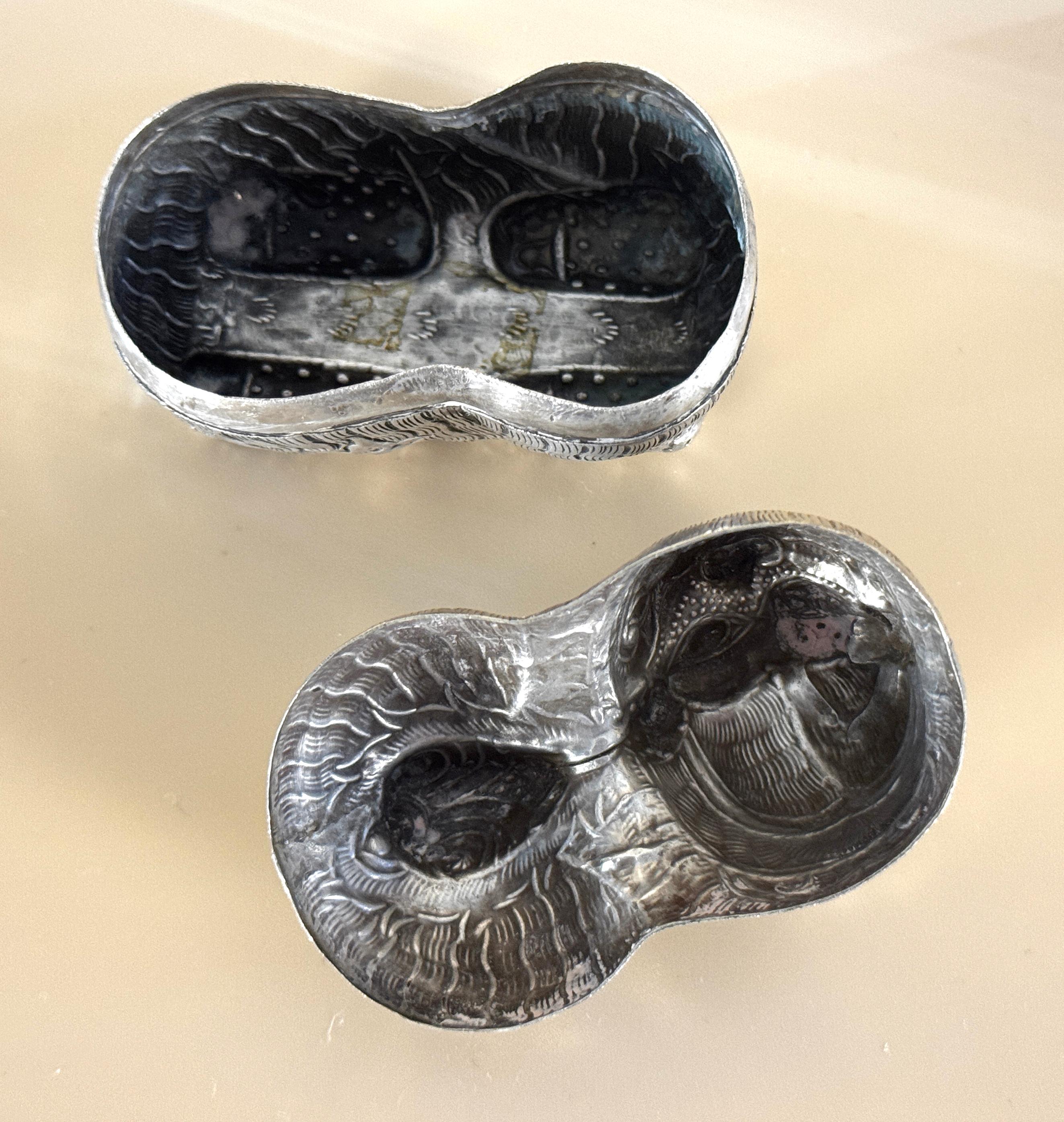 Cajas de Betel de Plata Decorativas del Sudeste Asiático siglo XX