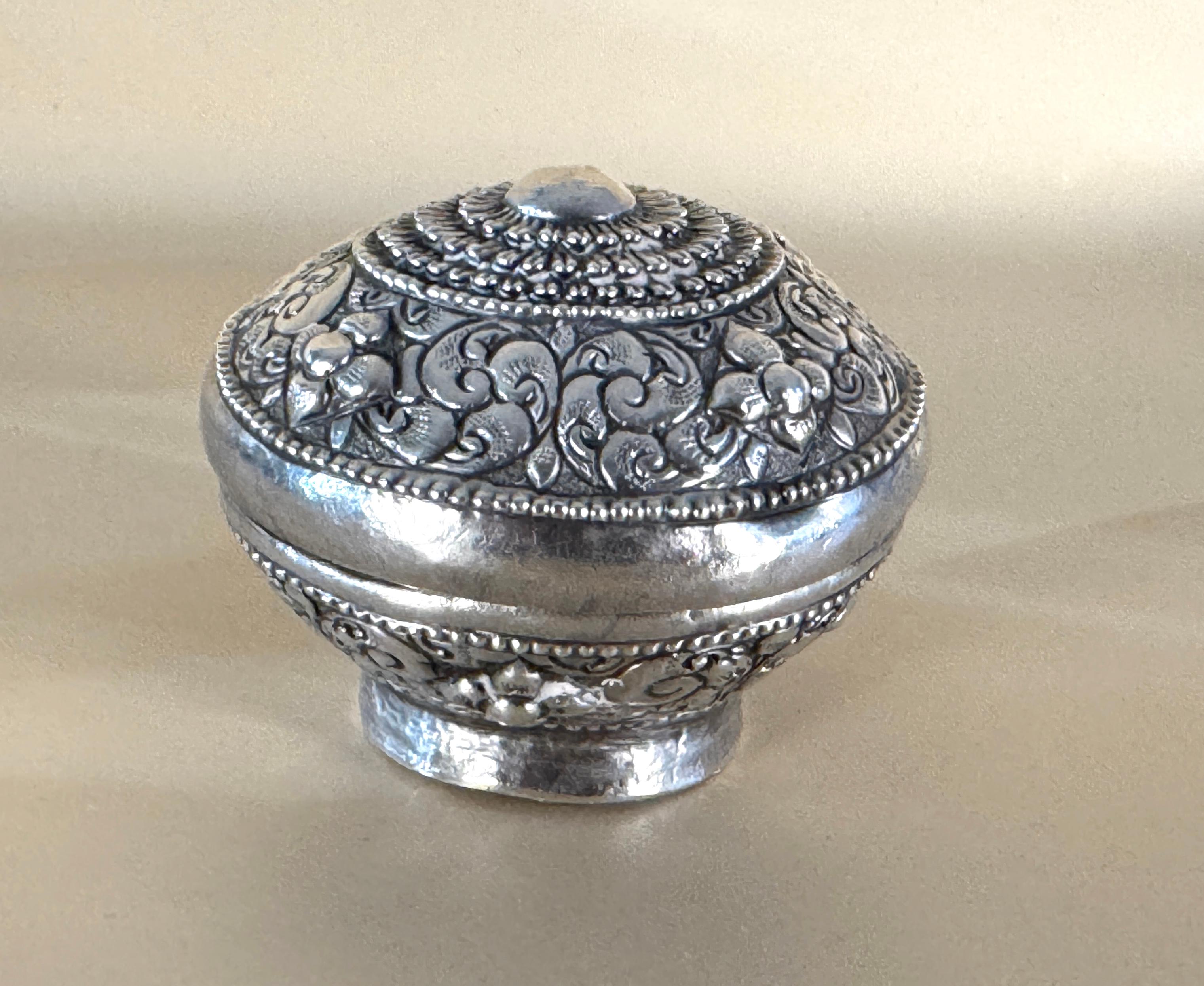 Cajas de Betel de Plata Decorativas del Sudeste Asiático Silver