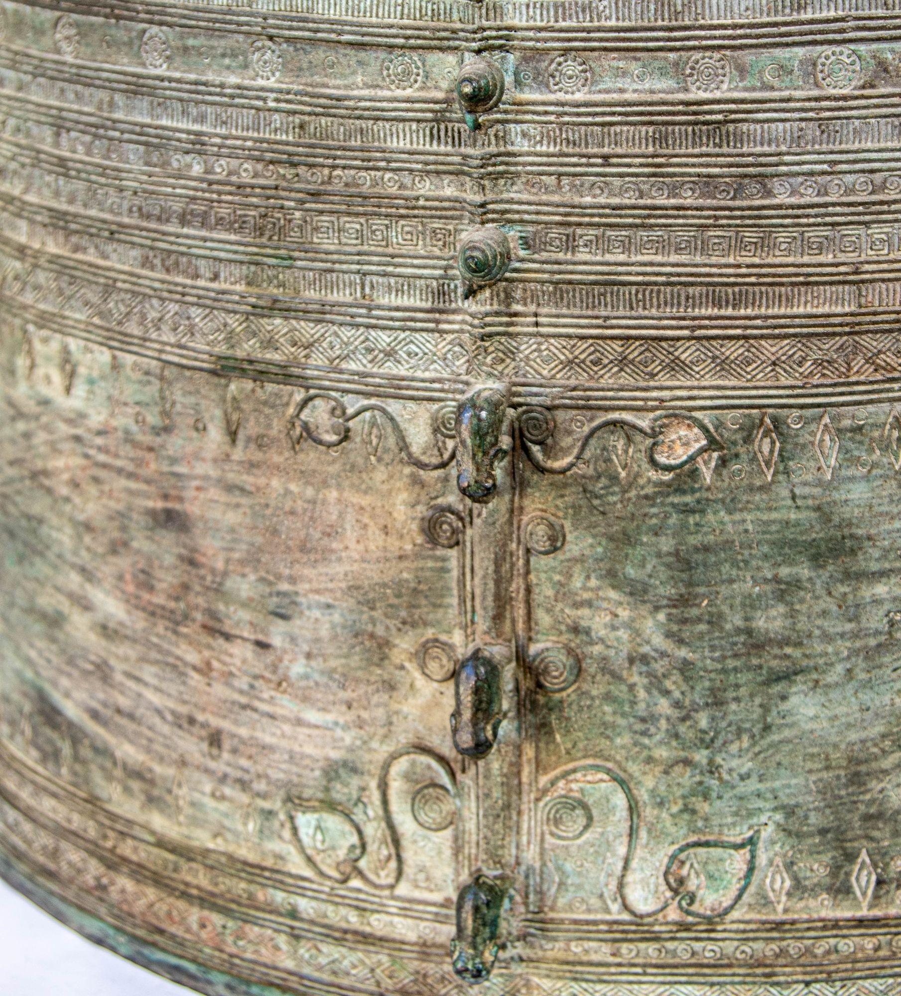 Southeast Burmese Bronze Asian Rain Drum Side Table 30 in. diameter For Sale 11