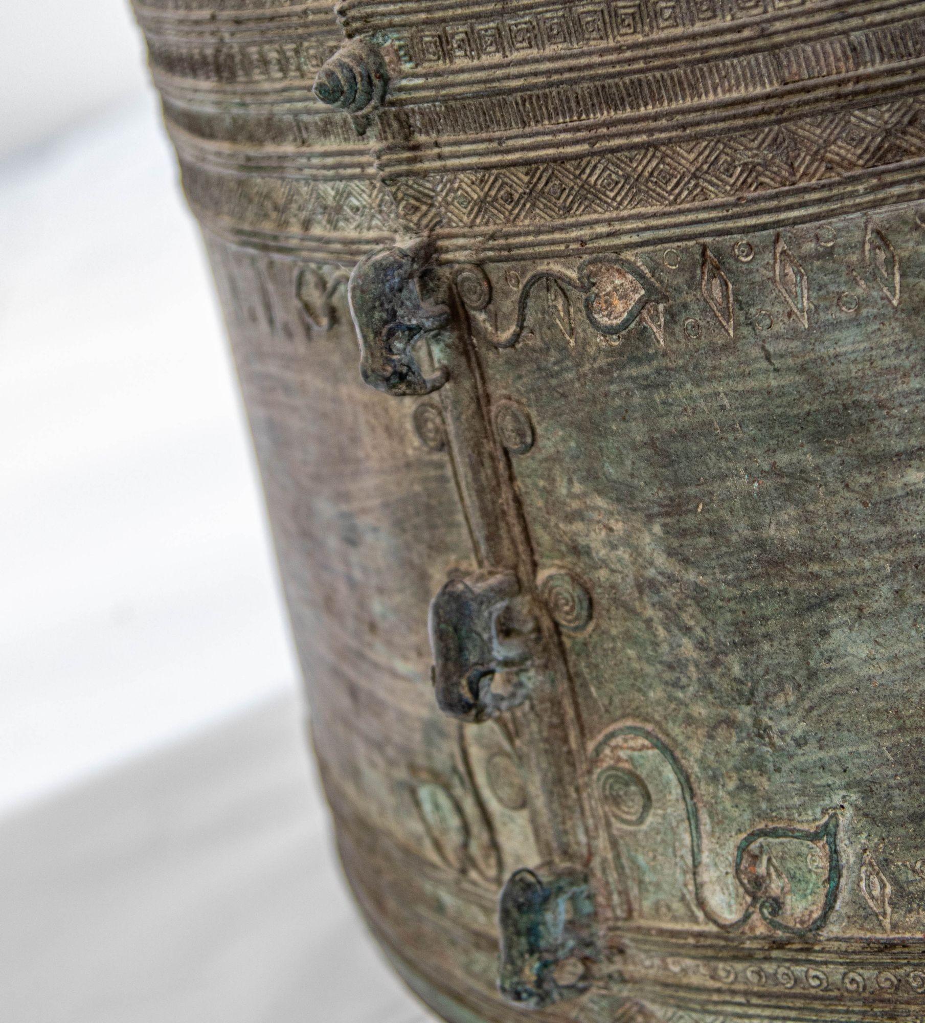 Southeast Burmese Bronze Asian Rain Drum Side Table 30 in. diameter In Good Condition In North Hollywood, CA