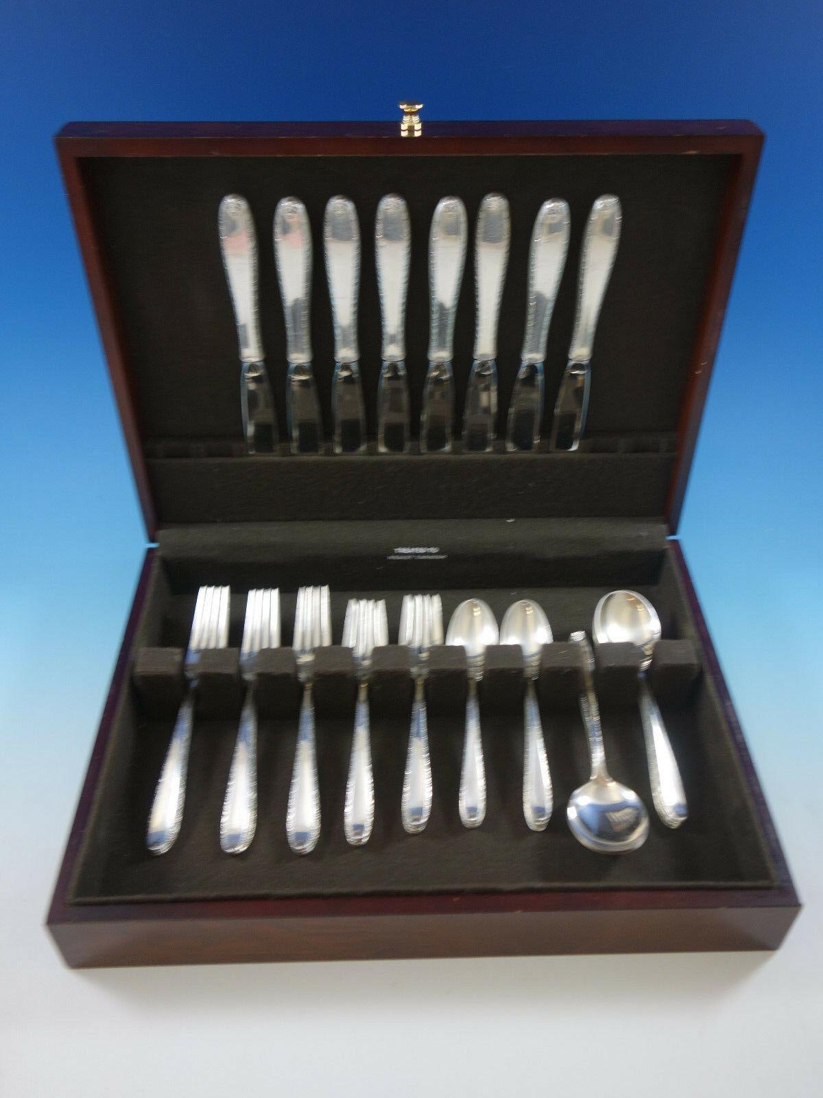 Southern Charm by Alvin sterling silver flatware set, 40 pieces. This set includes:

8 knives, 8 7/8