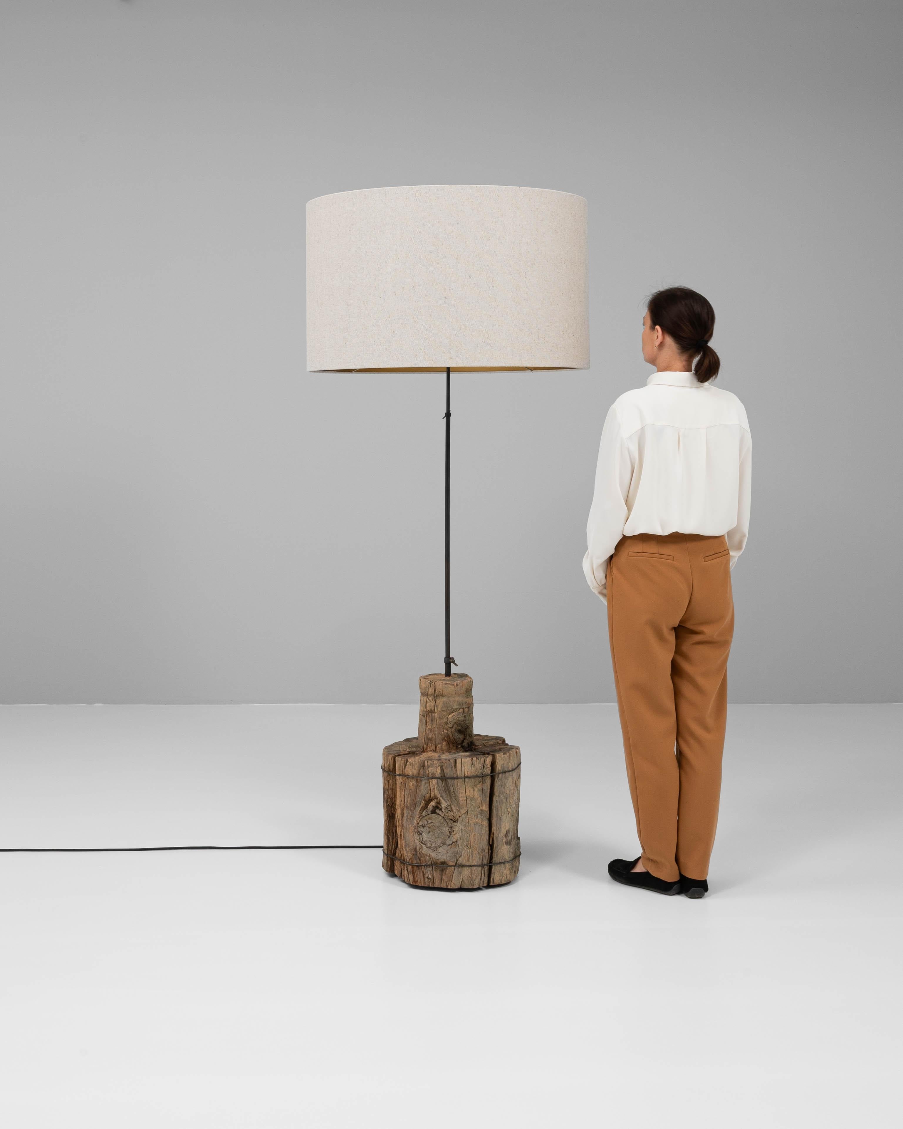 Métal Lampadaire en bois du sud de l'Europe en vente