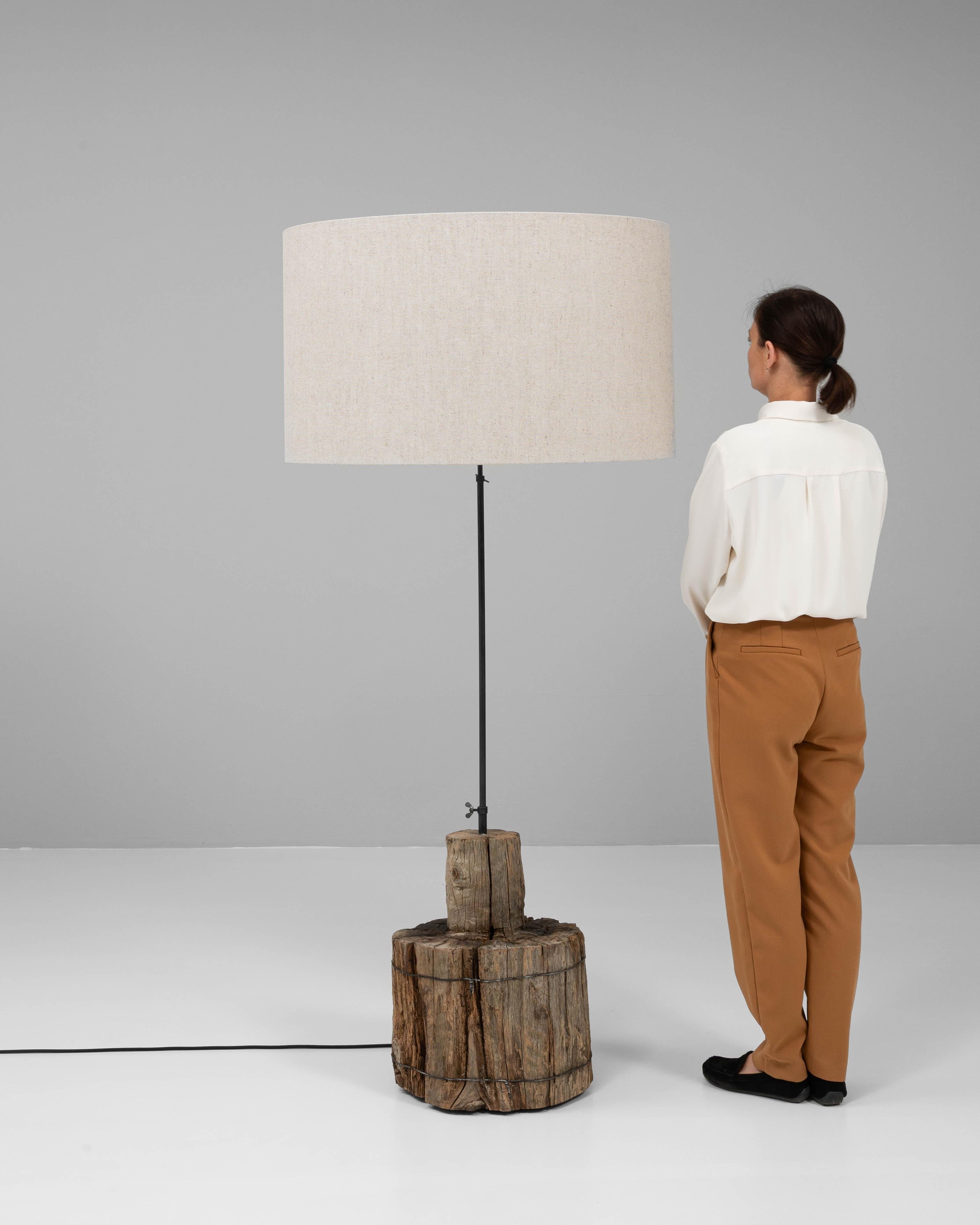 Métal Lampadaire en bois du sud de l'Europe en vente