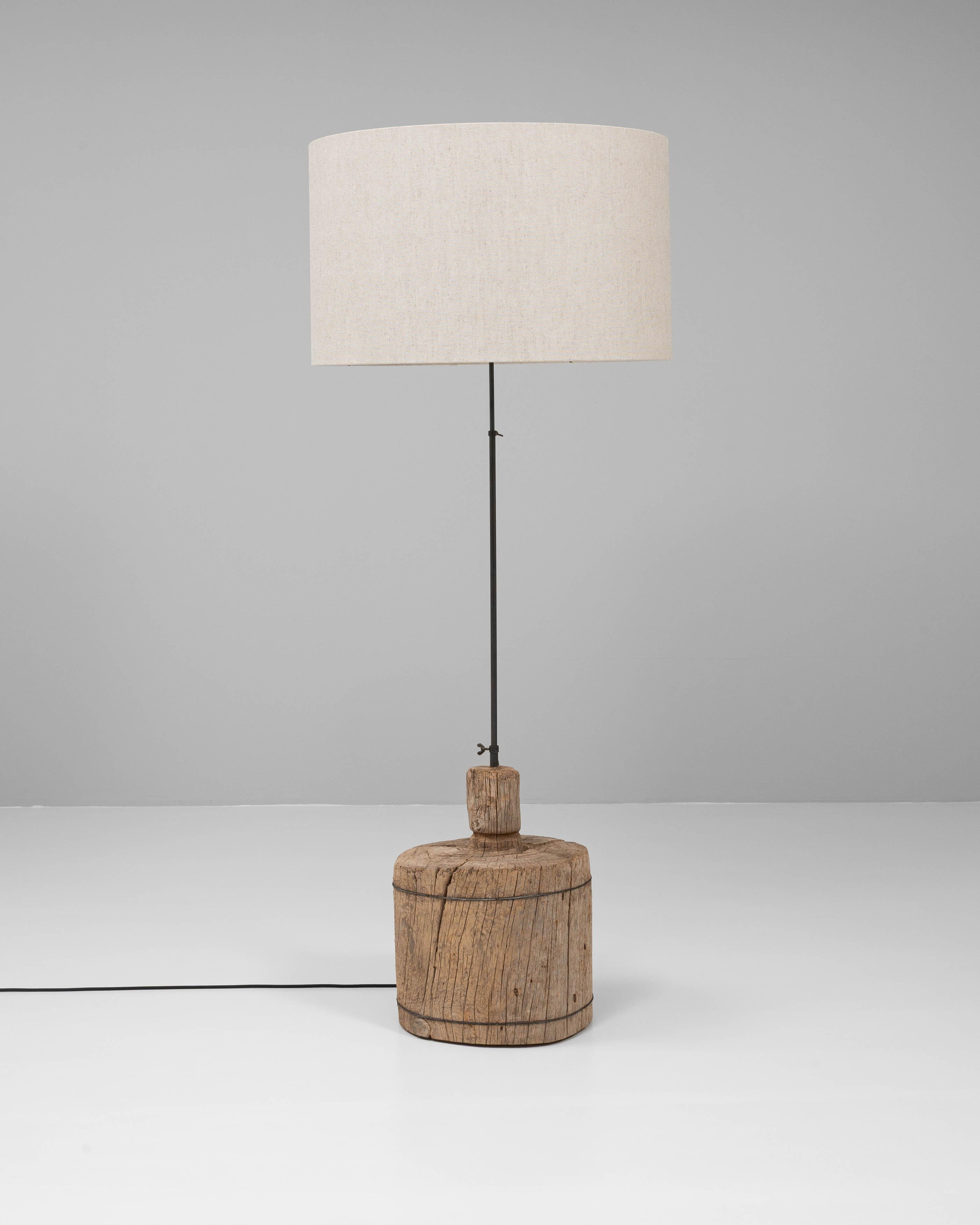Métal Lampadaire en bois du sud de l'Europe en vente