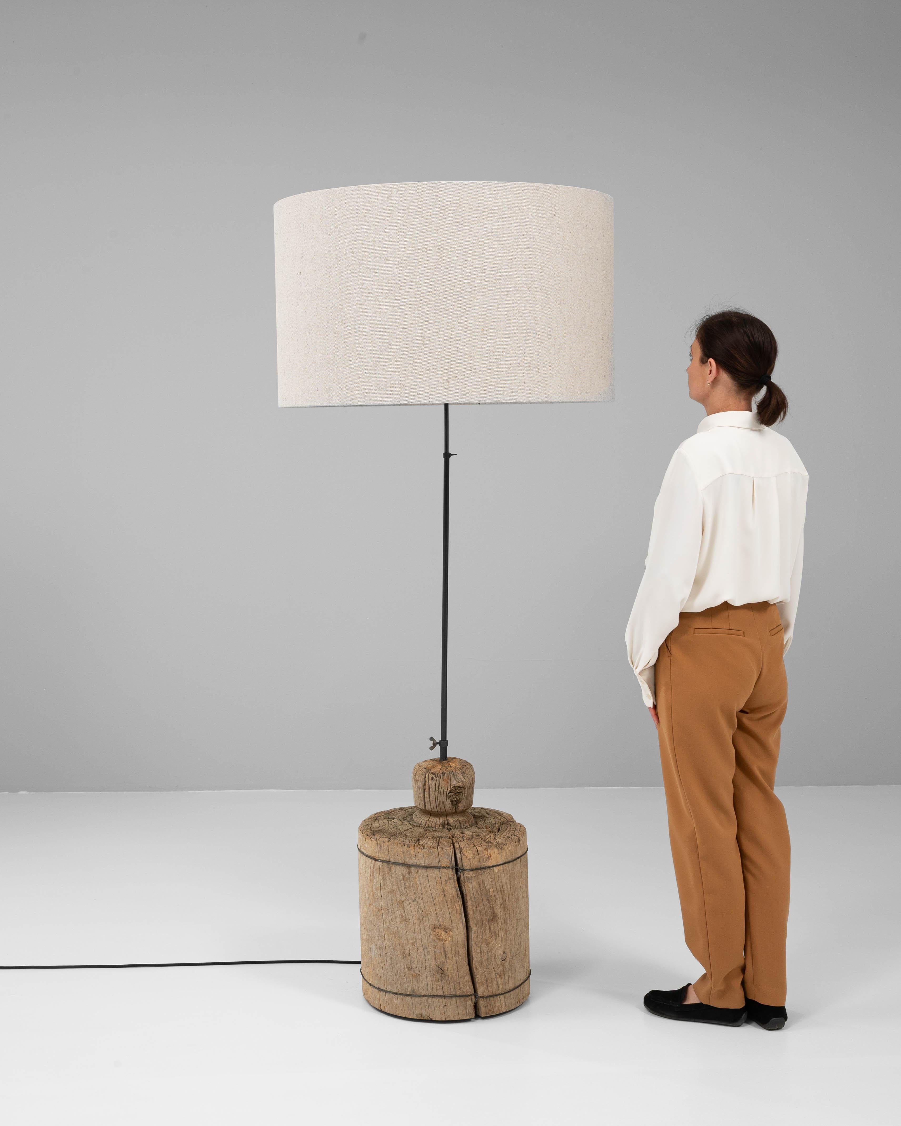 Métal Lampadaire en bois du sud de l'Europe en vente