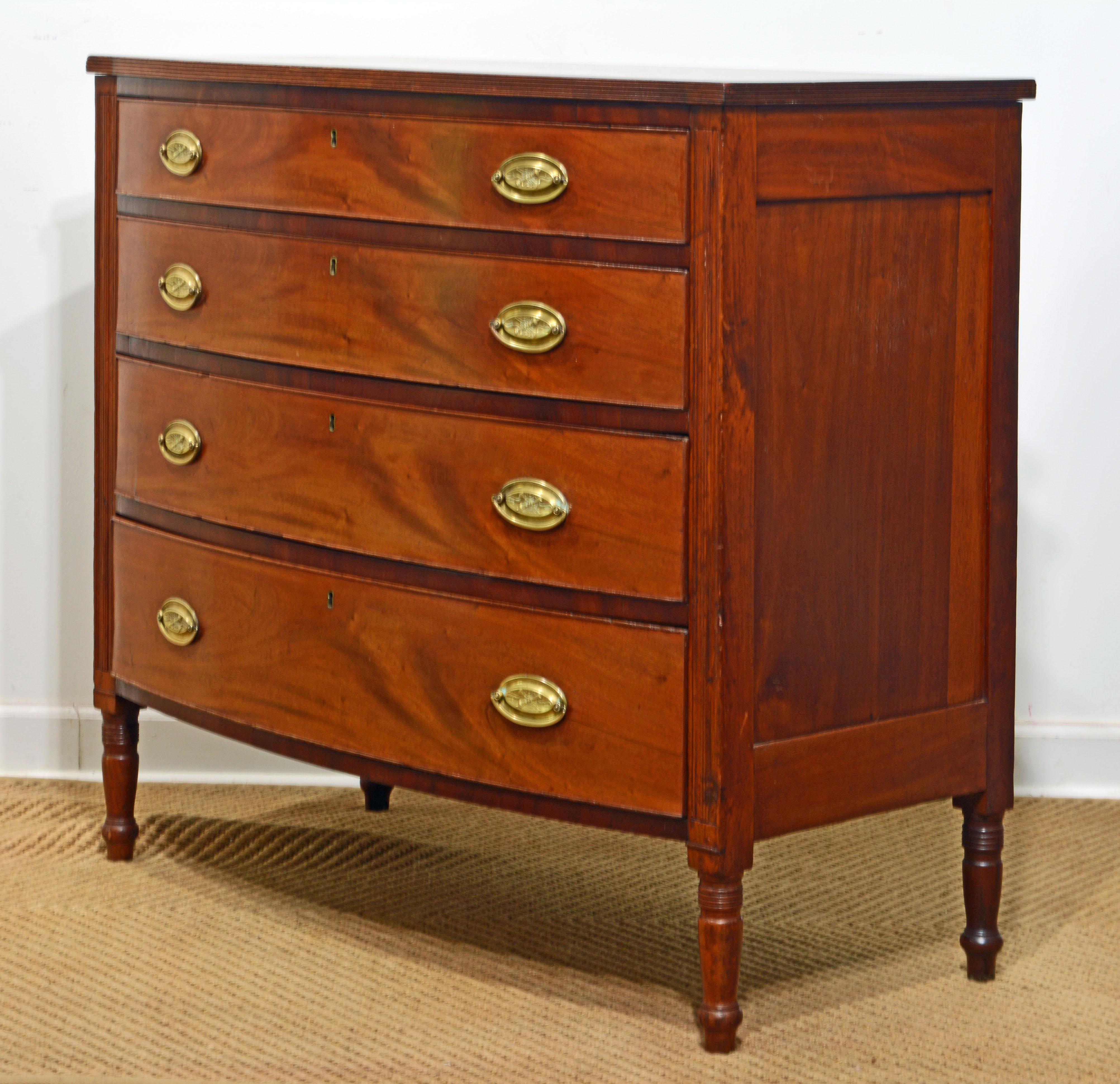 Southern Federal Walnut and Mahogany Bow Front Chest of Drawers C. 1830 10