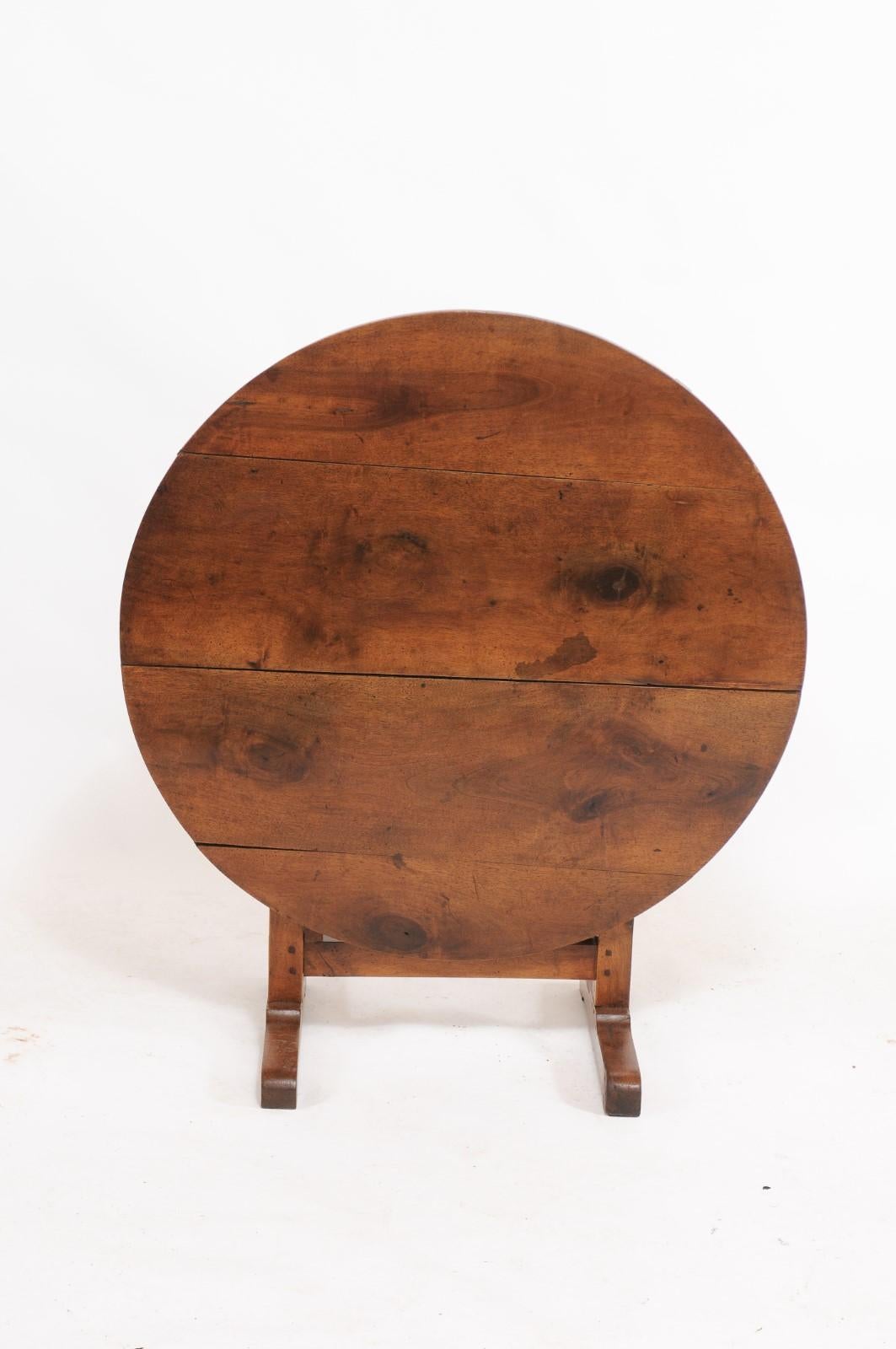 Southern French 1910s Solid Walnut Wine Tasting Table with Circular Tilt-Top 6