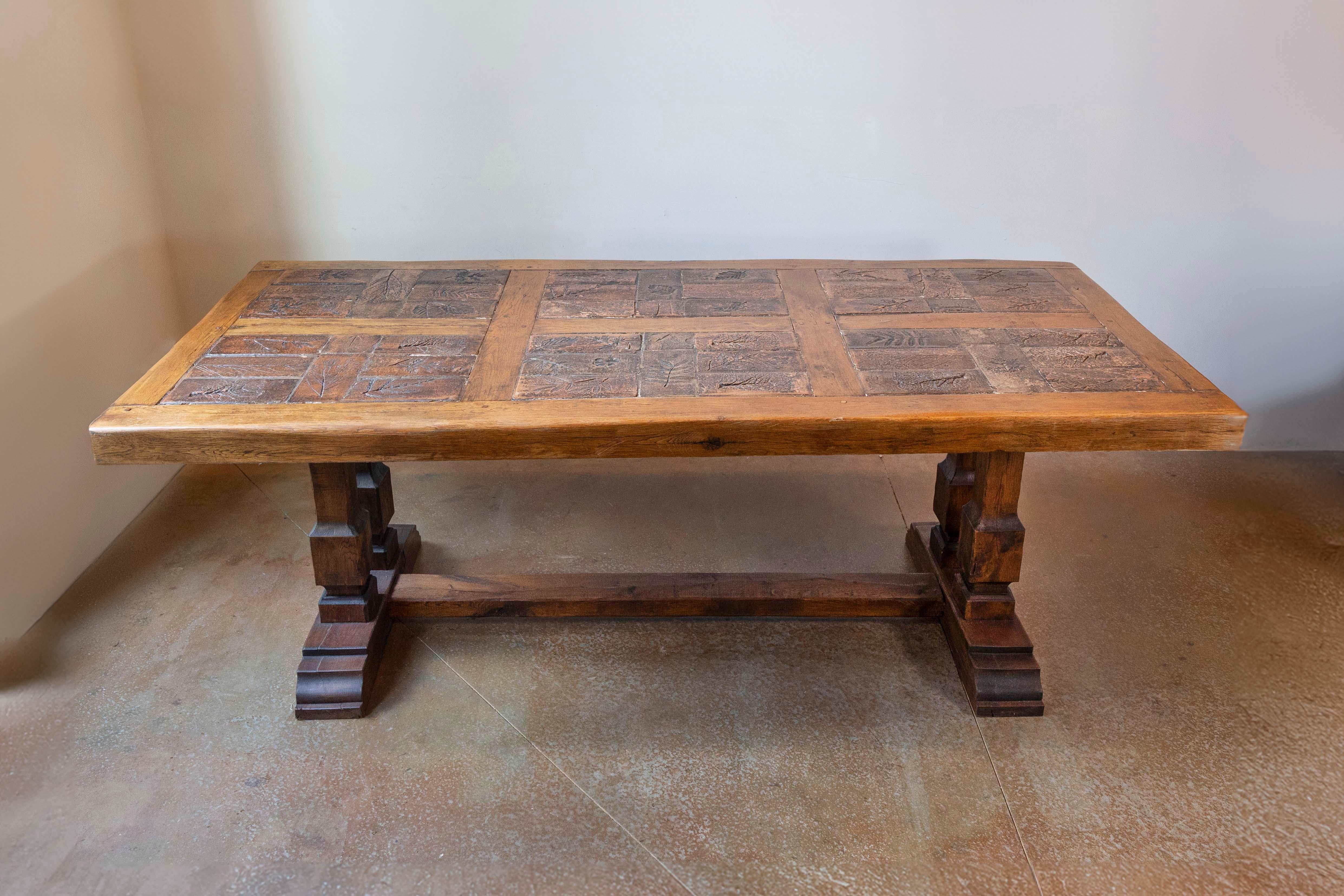 Brutalisme Table de salle à manger brutaliste française du Sud avec plateau en terre cuite inséré en vente