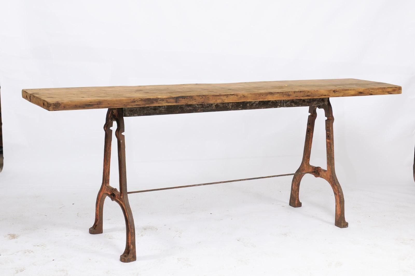 Southern French Long Iron and Oak Rectangular Console Table from the 1940s 4