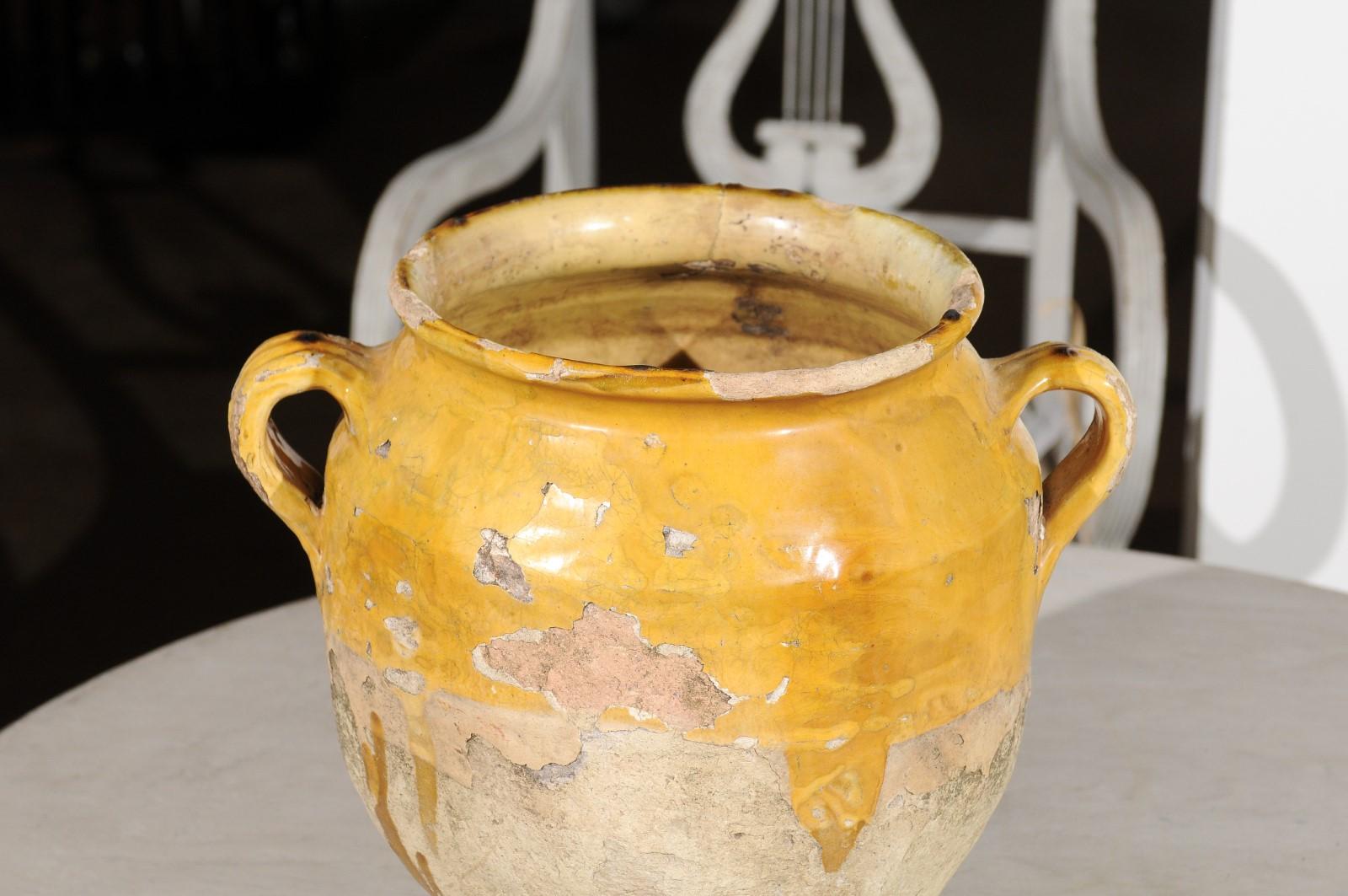 Southern French Yellow Glazed Terracotta Confit Pot with Two Handles, circa 1850 In Good Condition In Atlanta, GA