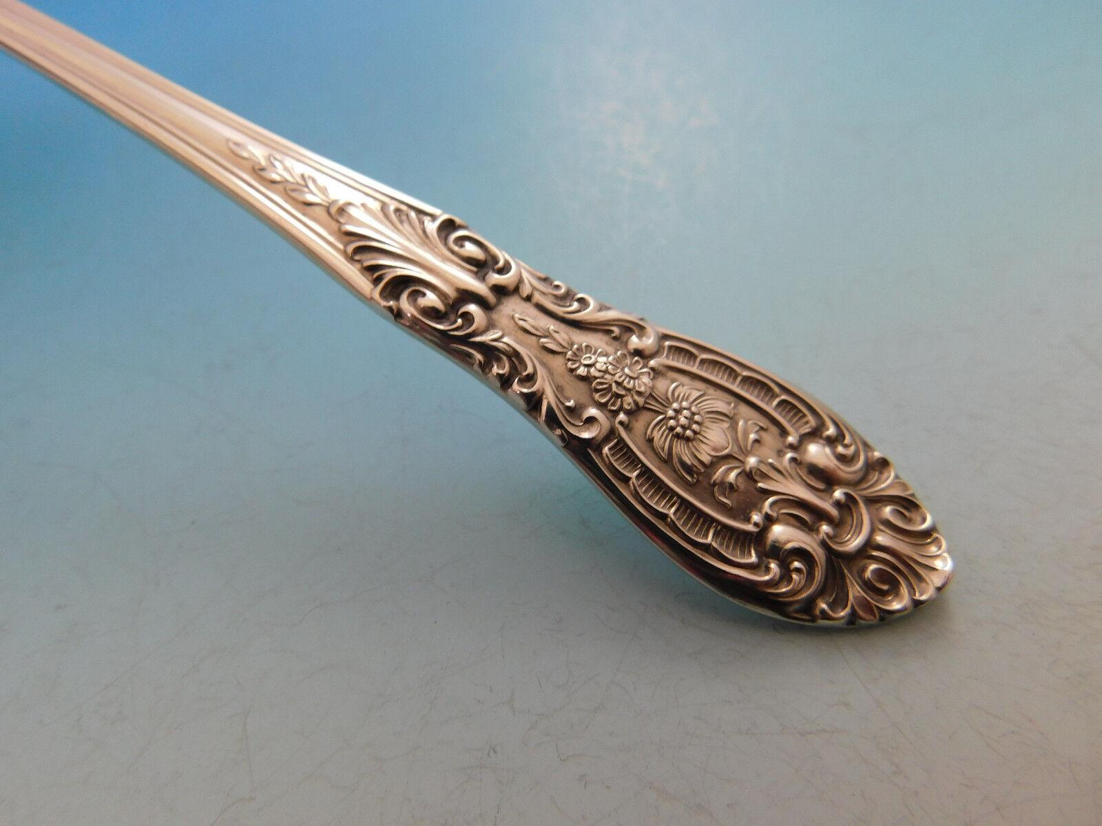 Service de couverts en argent sterling Southern Grandeur by Easterling - 24 pièces. Excellent ensemble de départ ! Cet ensemble comprend :
6 couteaux, 8 7/8