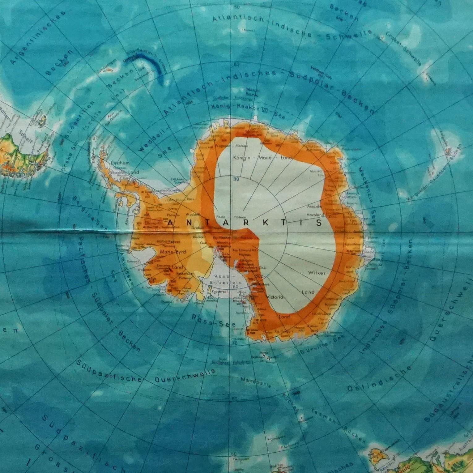 atlas earth chart